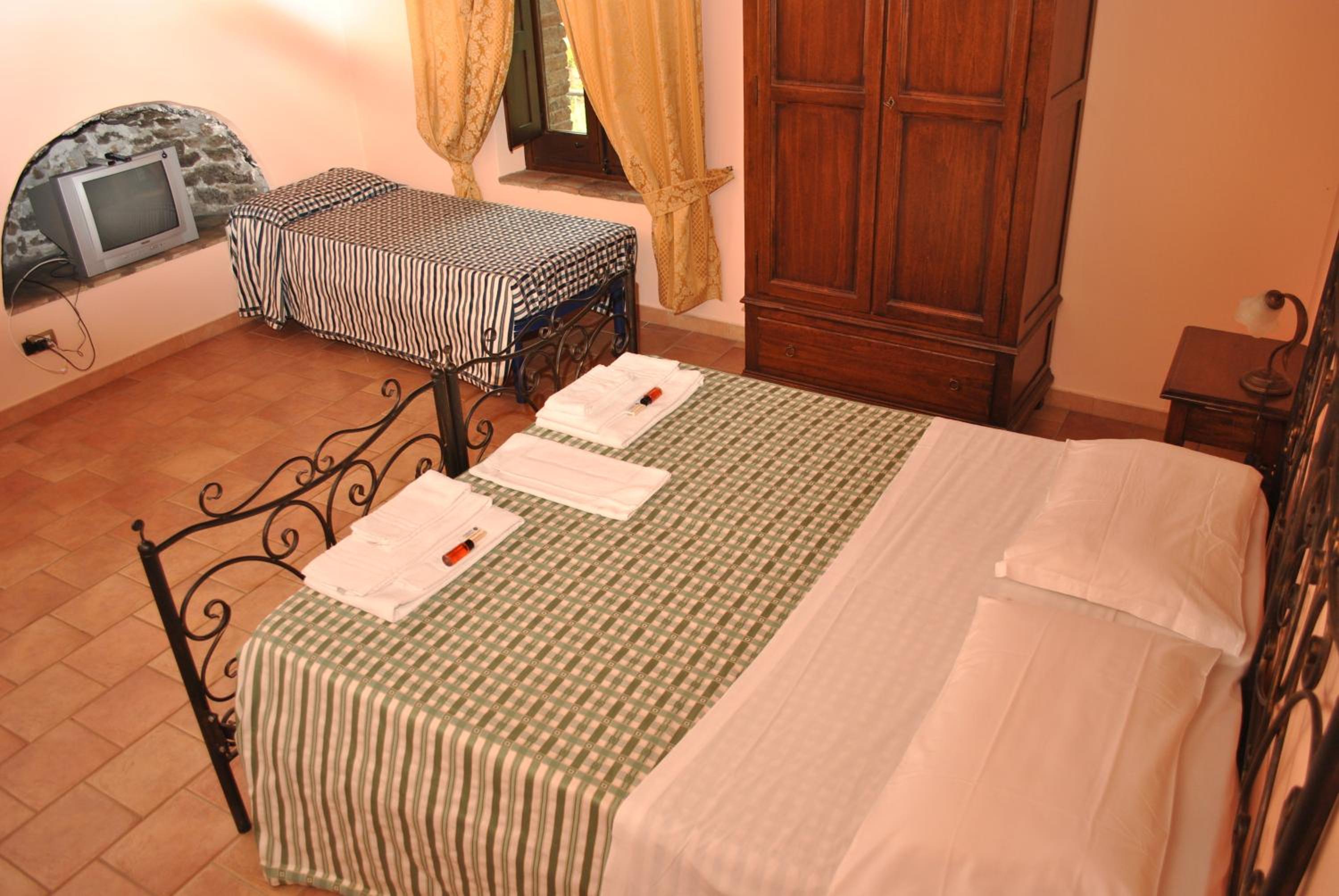 Triple Room photo 2
