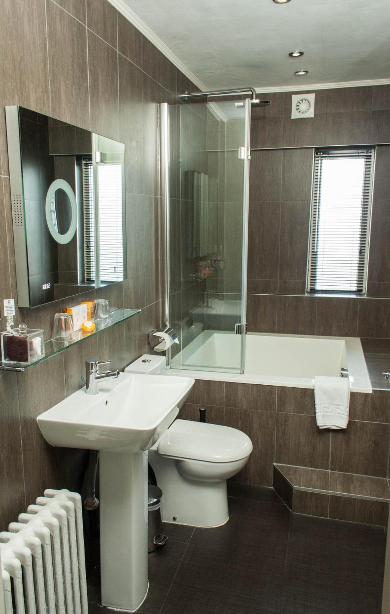 Executive Superior Room - Photo 16
