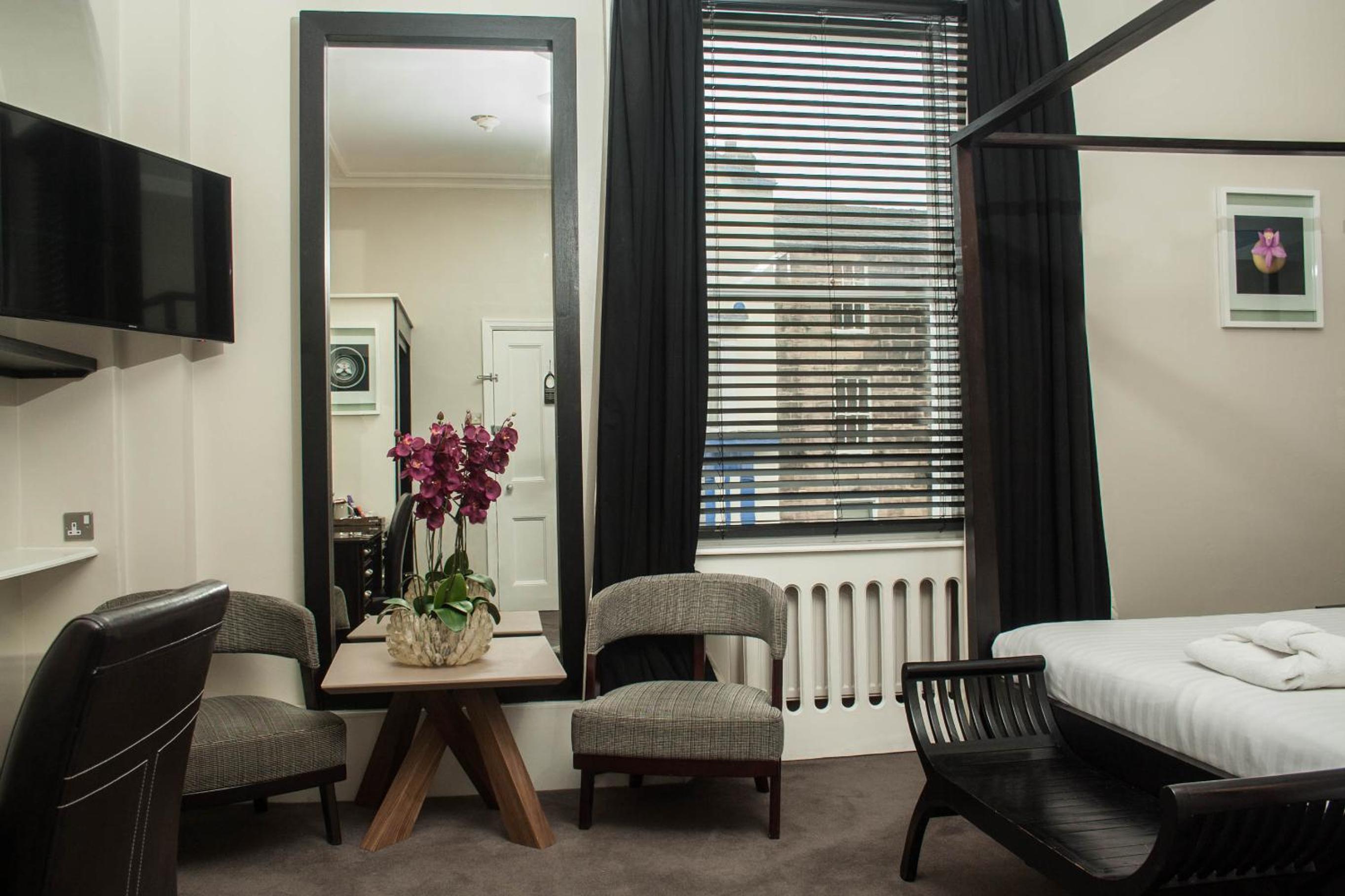 Executive Room - Photo 6