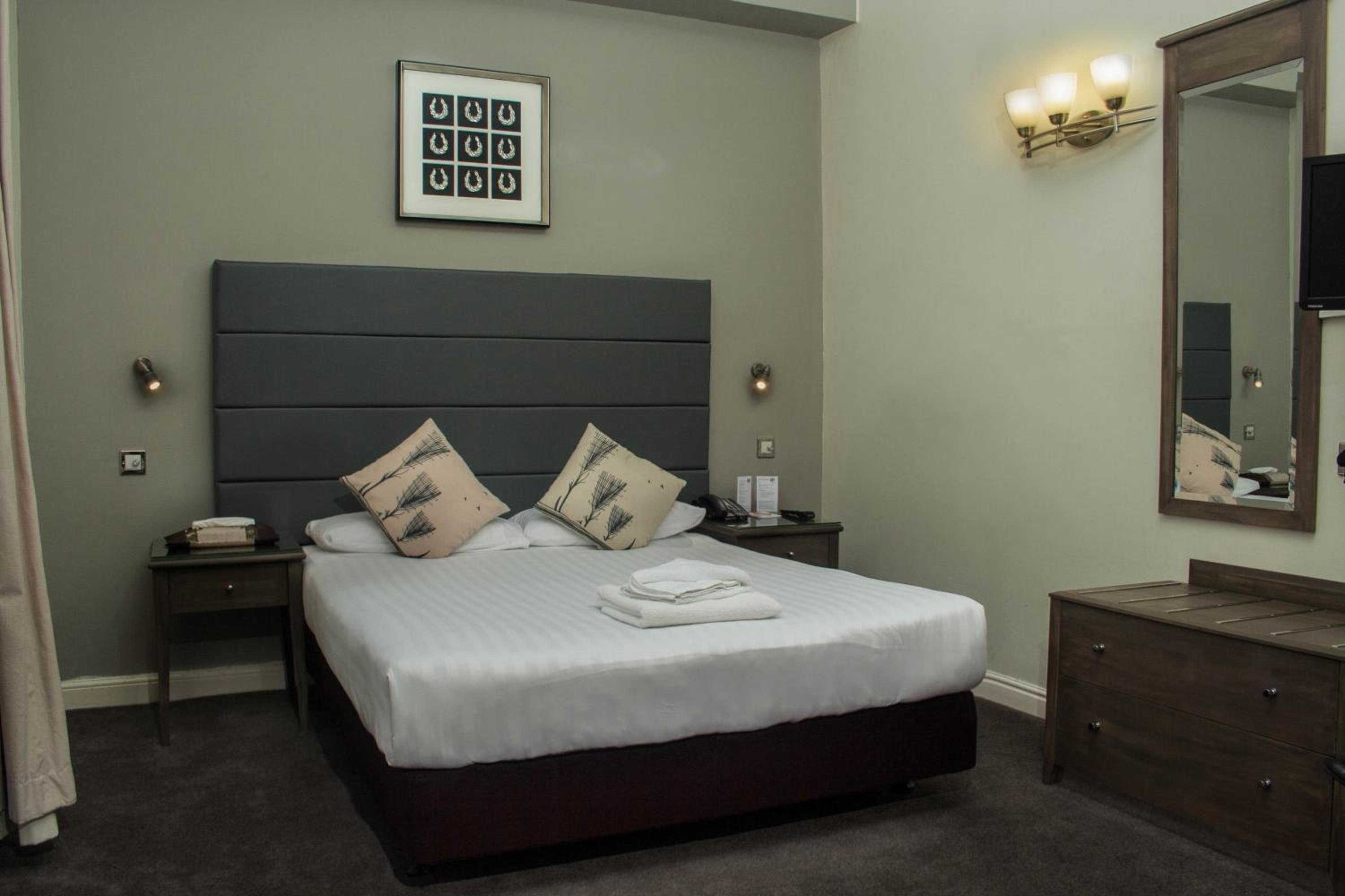 Double Room - Photo 9