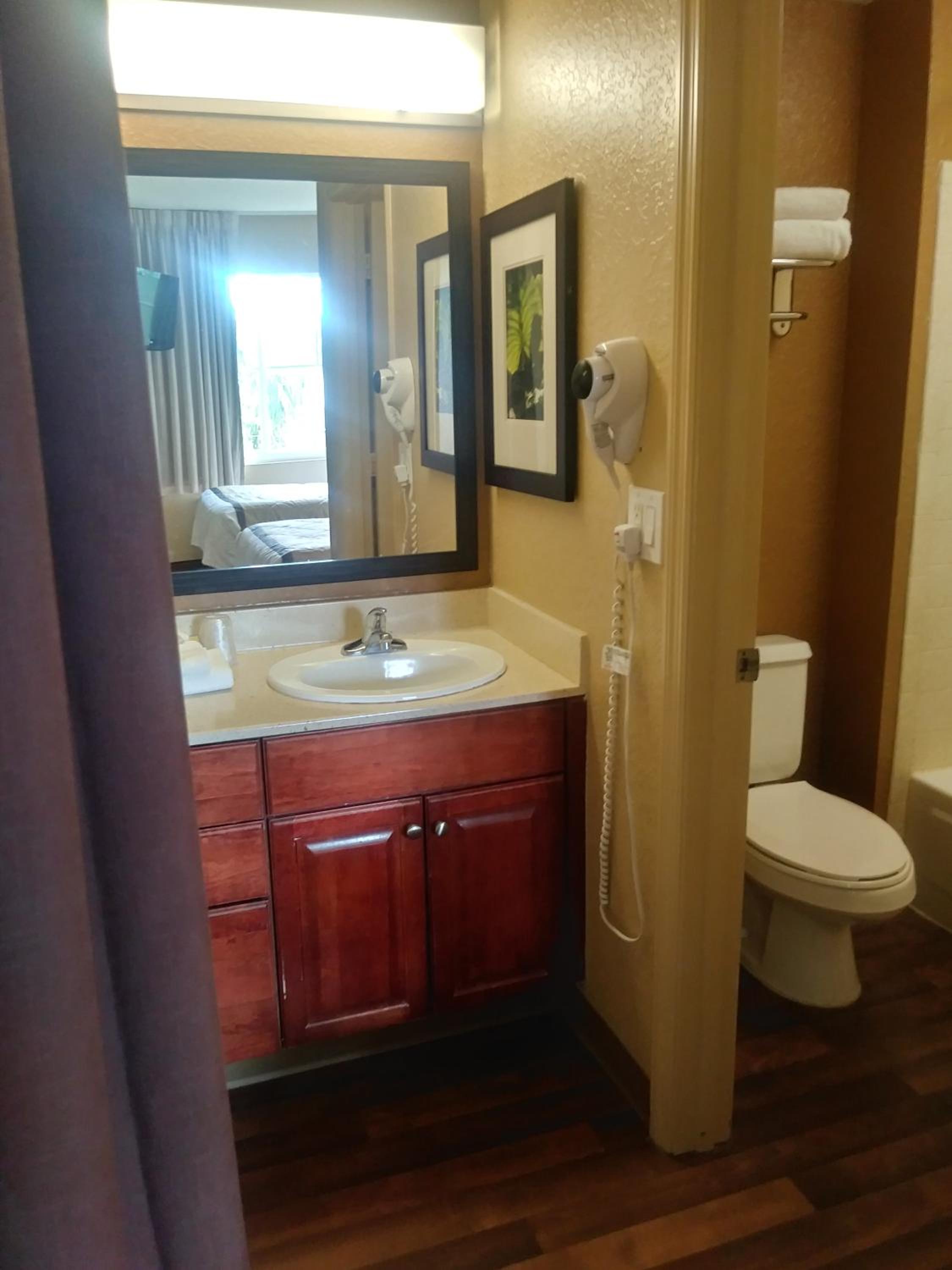 One Bedroom Suite with 2 Double Beds - Non-Smoking photo 3