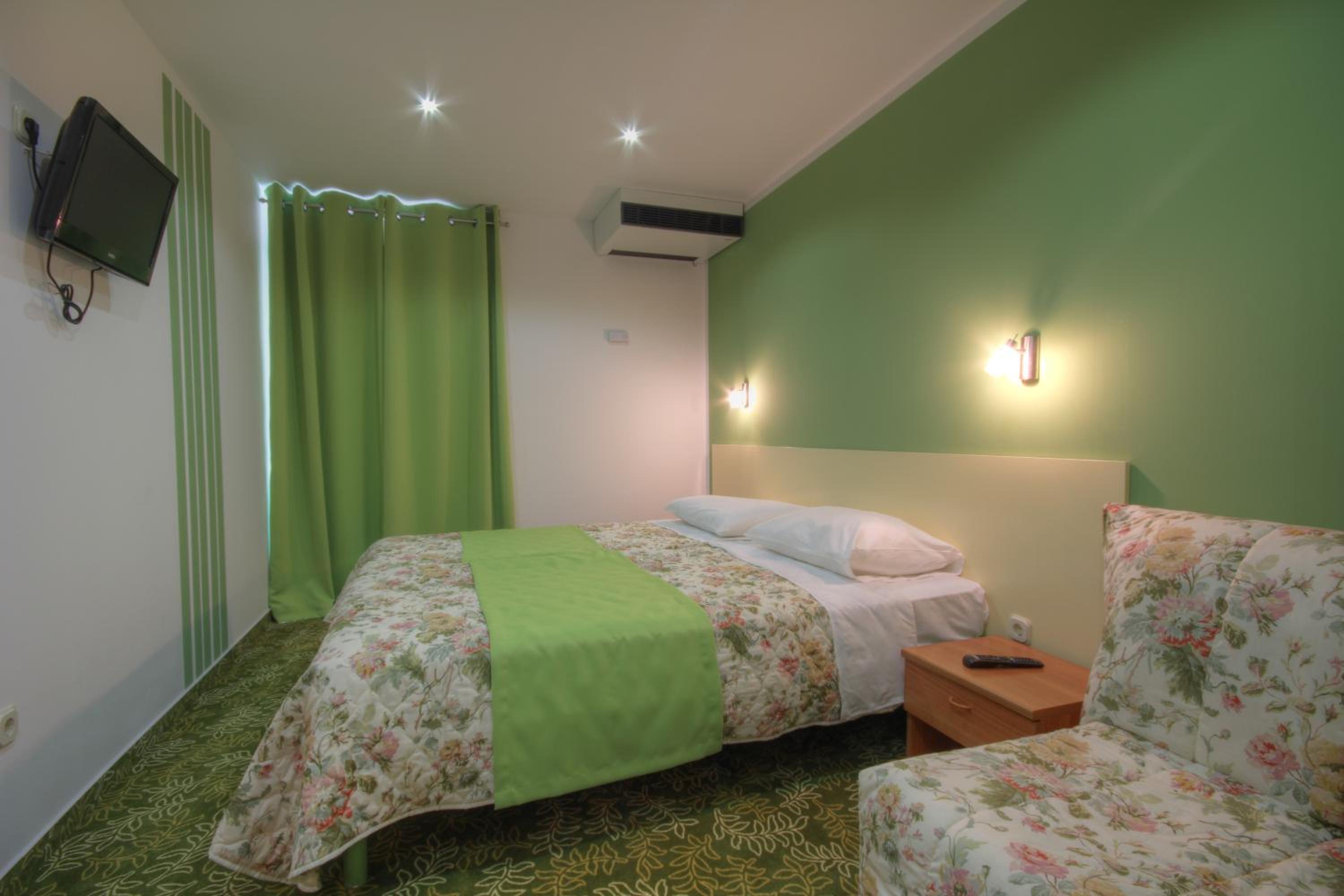 Twin Room with Balcony photo 1