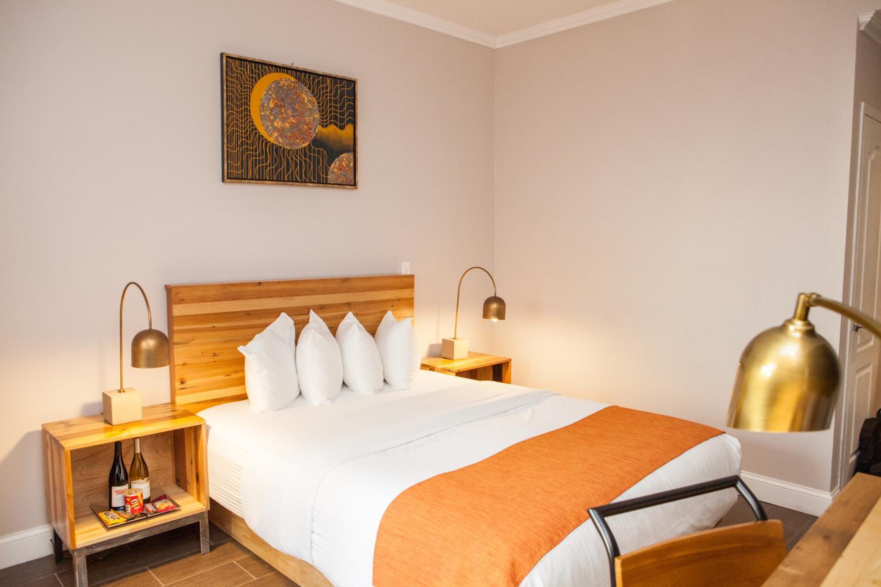 Queen Room - Photo 2