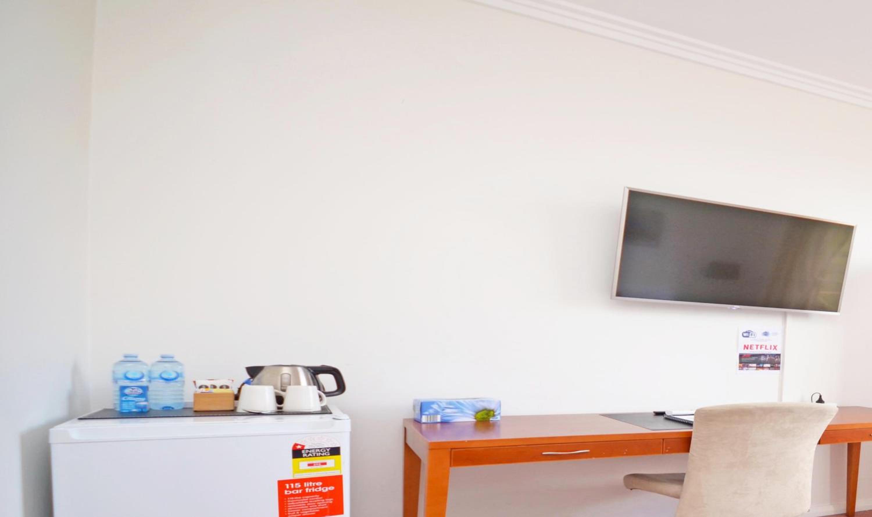 Twin Room with En Suite photo 2