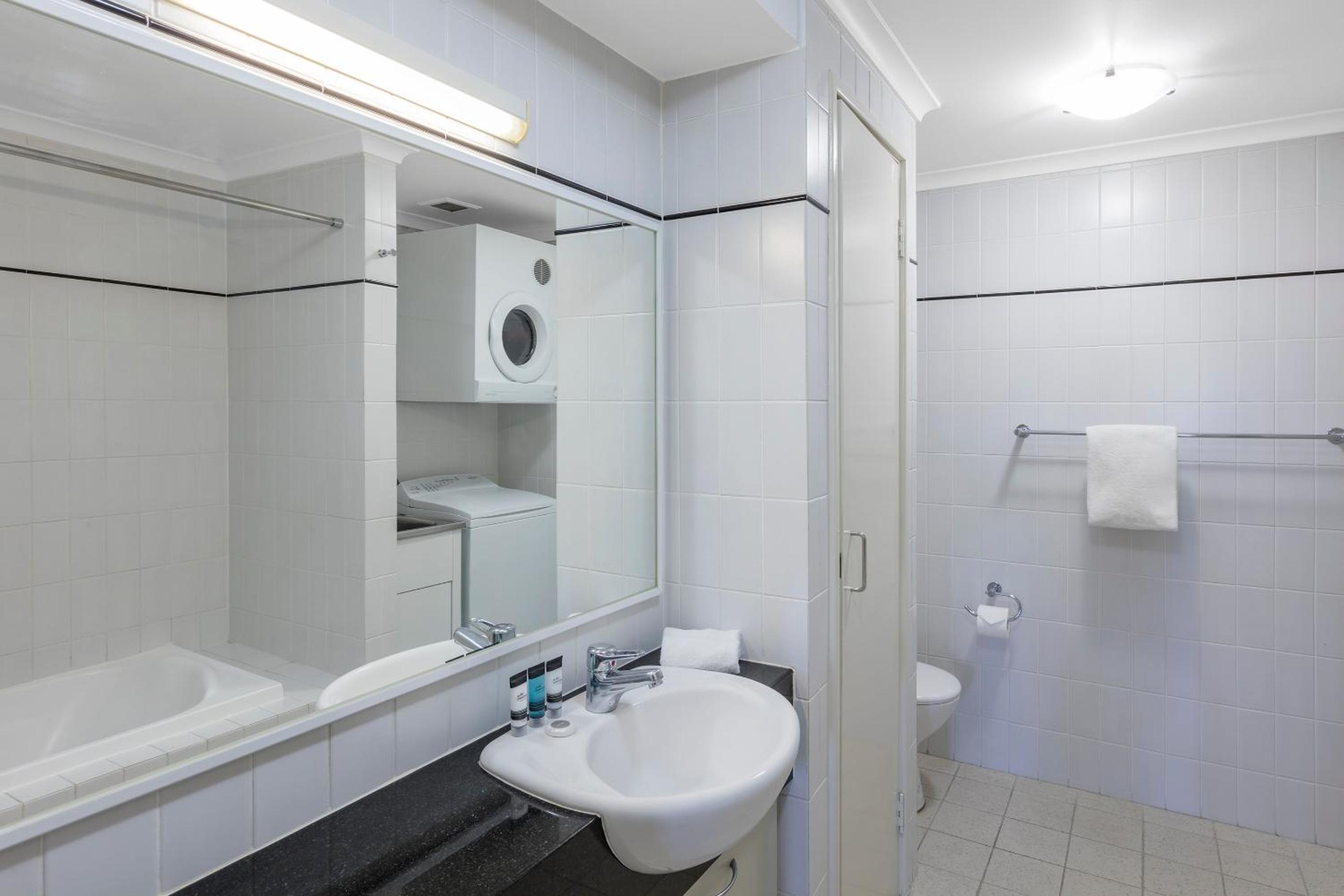 One-Bedroom Apartment - Photo 4