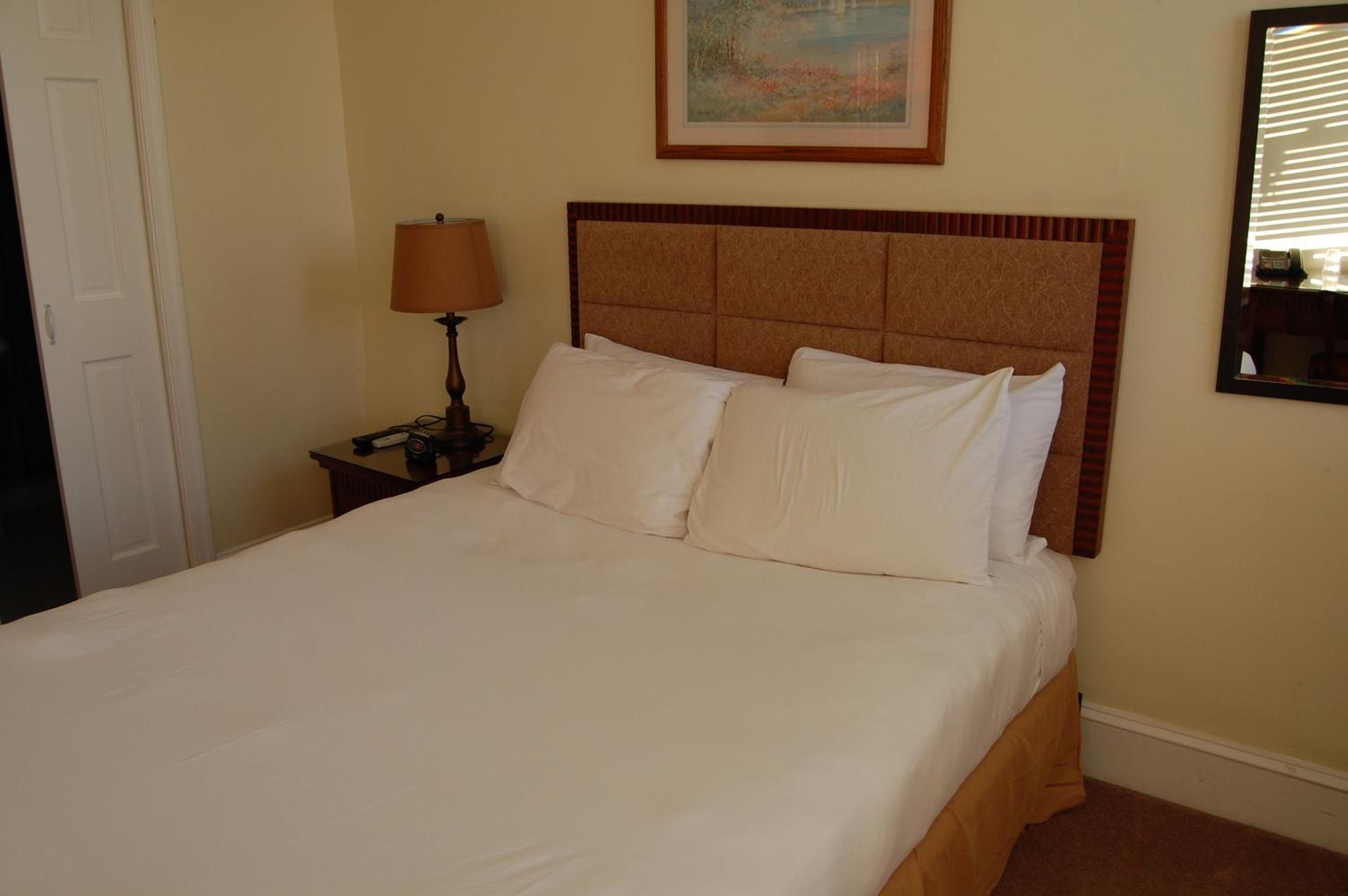 Queen Room - Photo 3