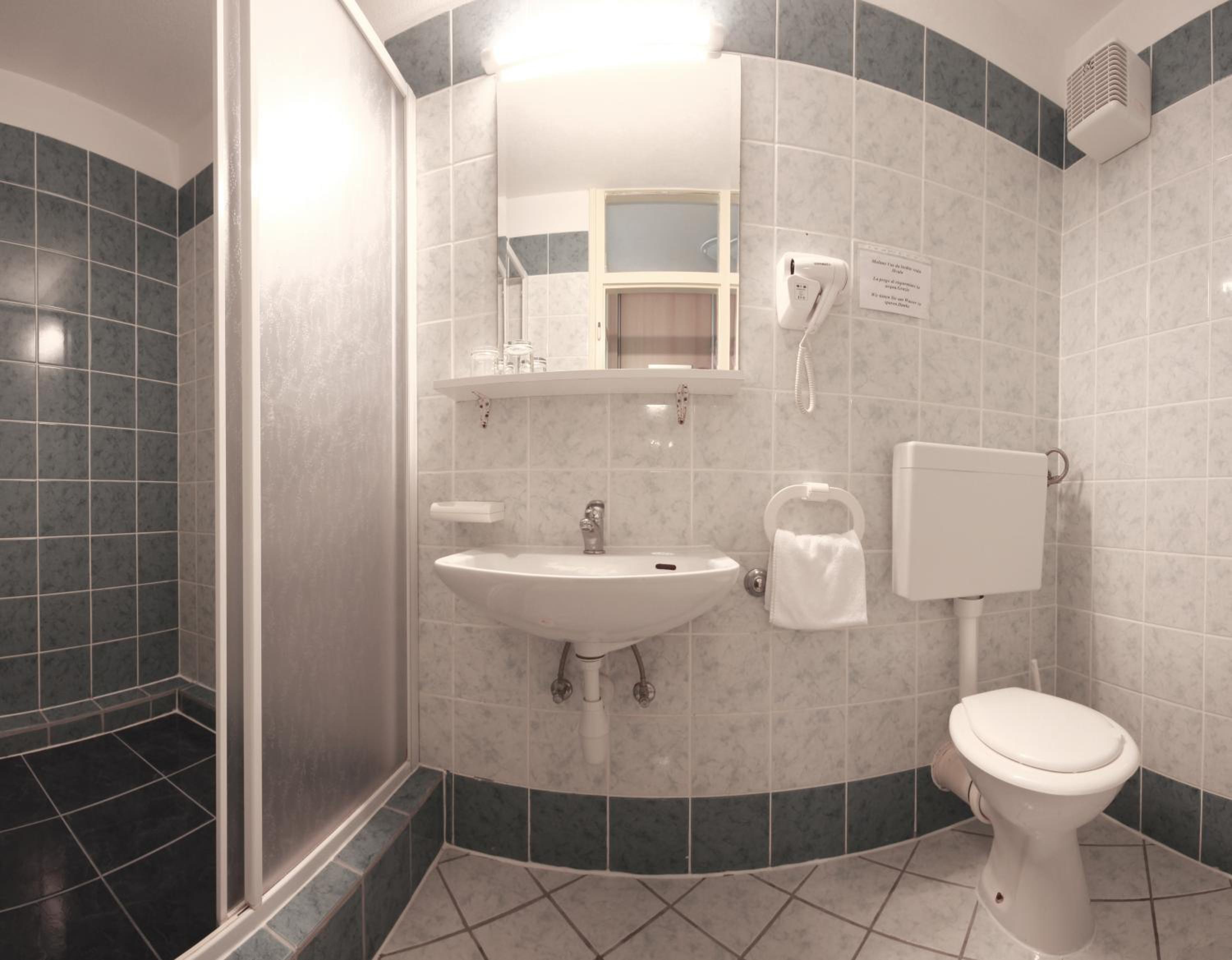 Twin Room with Balcony photo 3