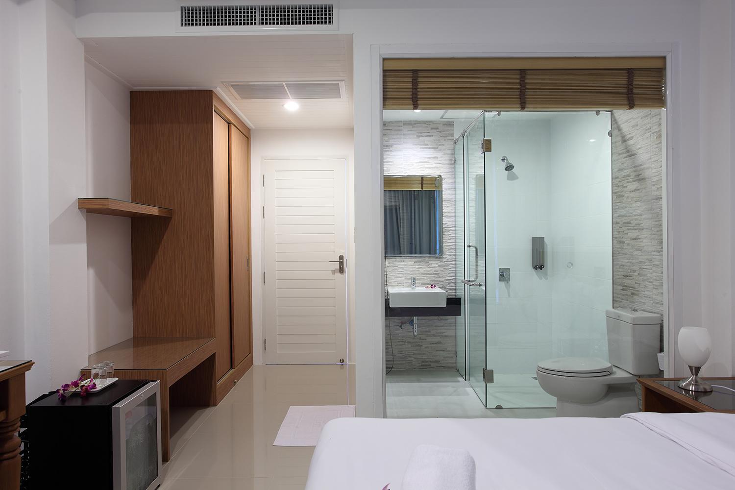 Two-Bedroom Suite - Photo 2