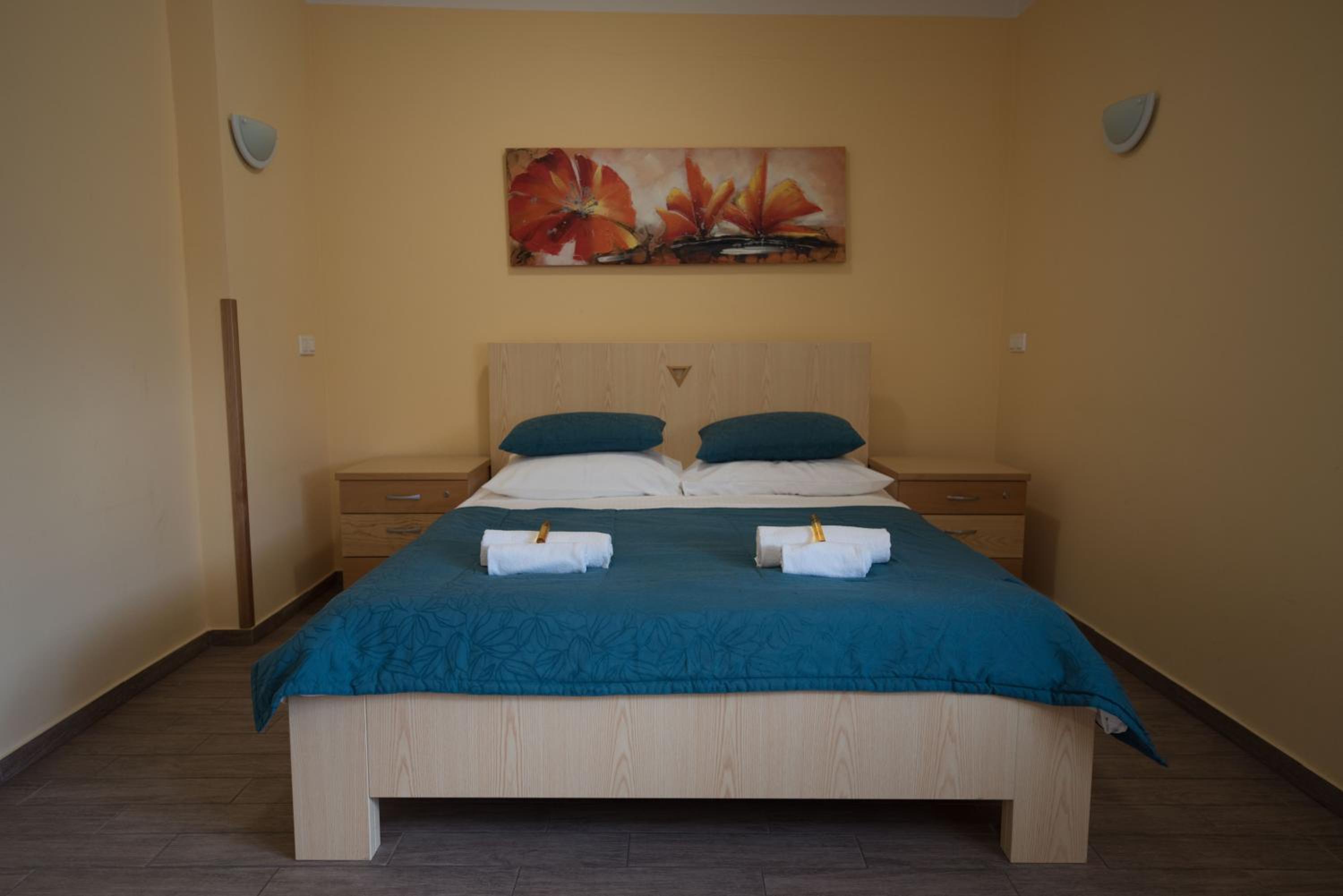 Basic Triple Room