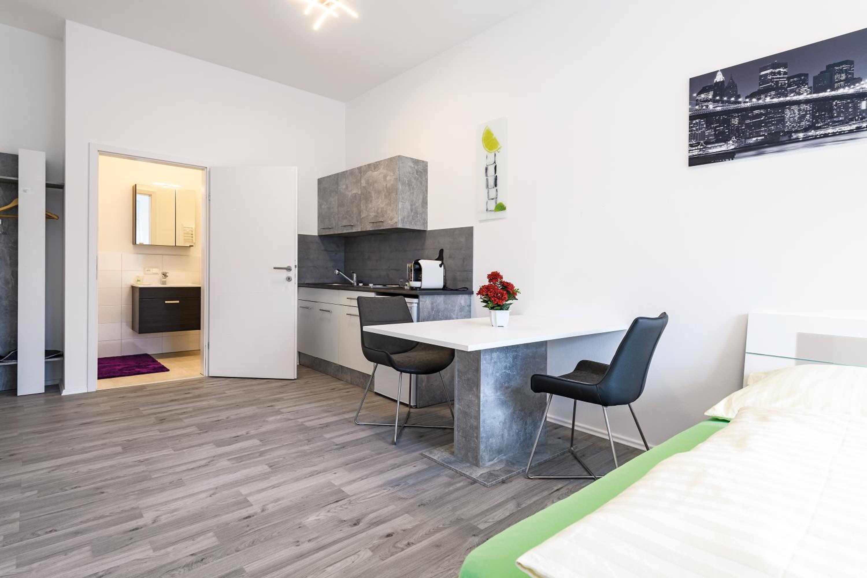 Studio Apartment with Garden View - Photo 1
