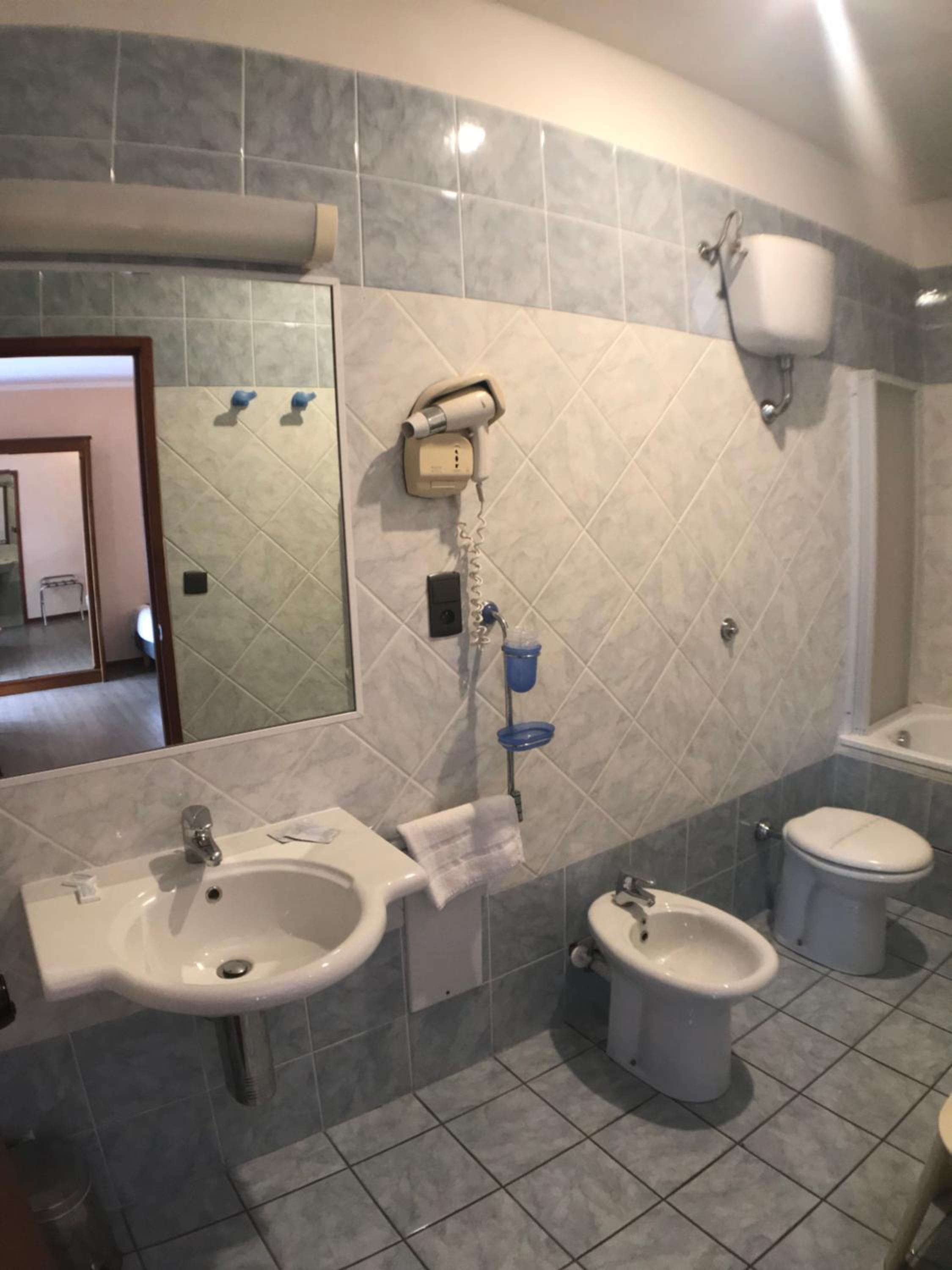 Standard Twin Room photo 2
