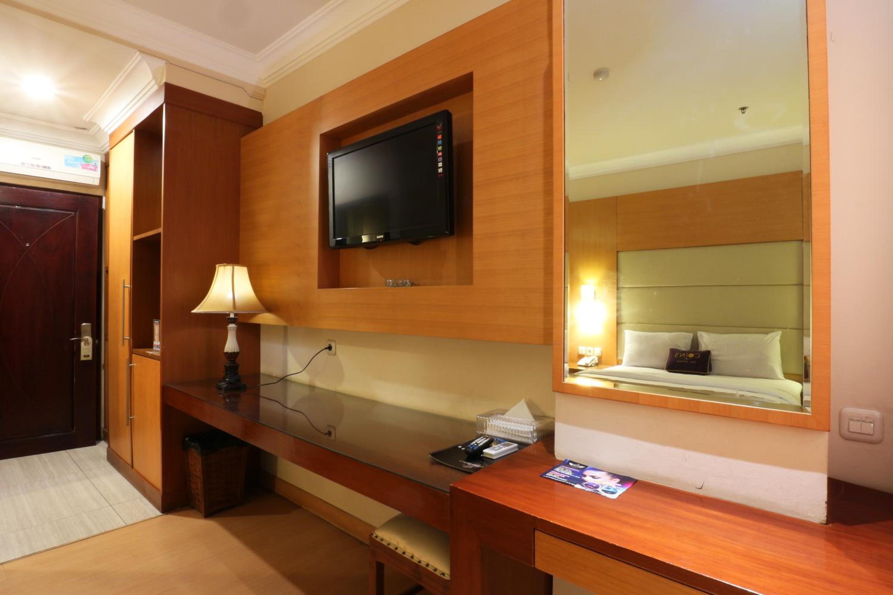 Deluxe Room - Photo 11