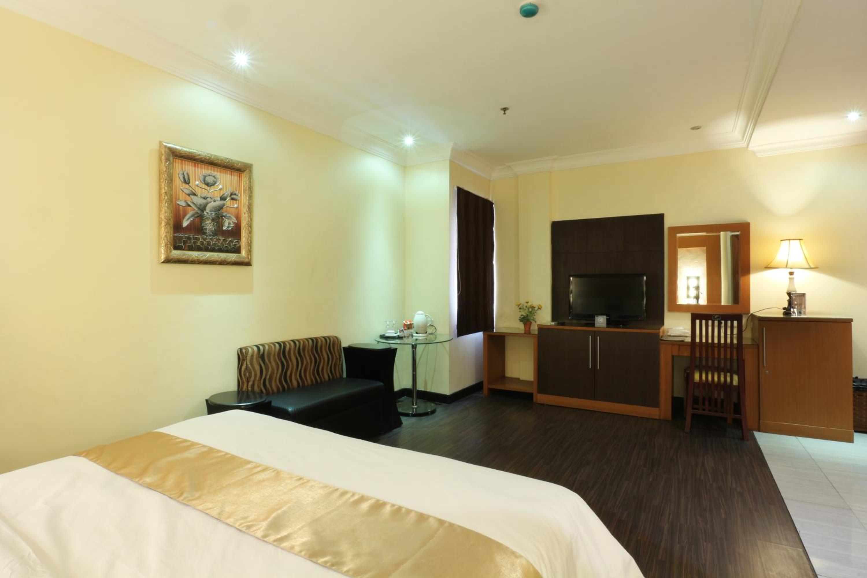 Large Double Room - Photo 13