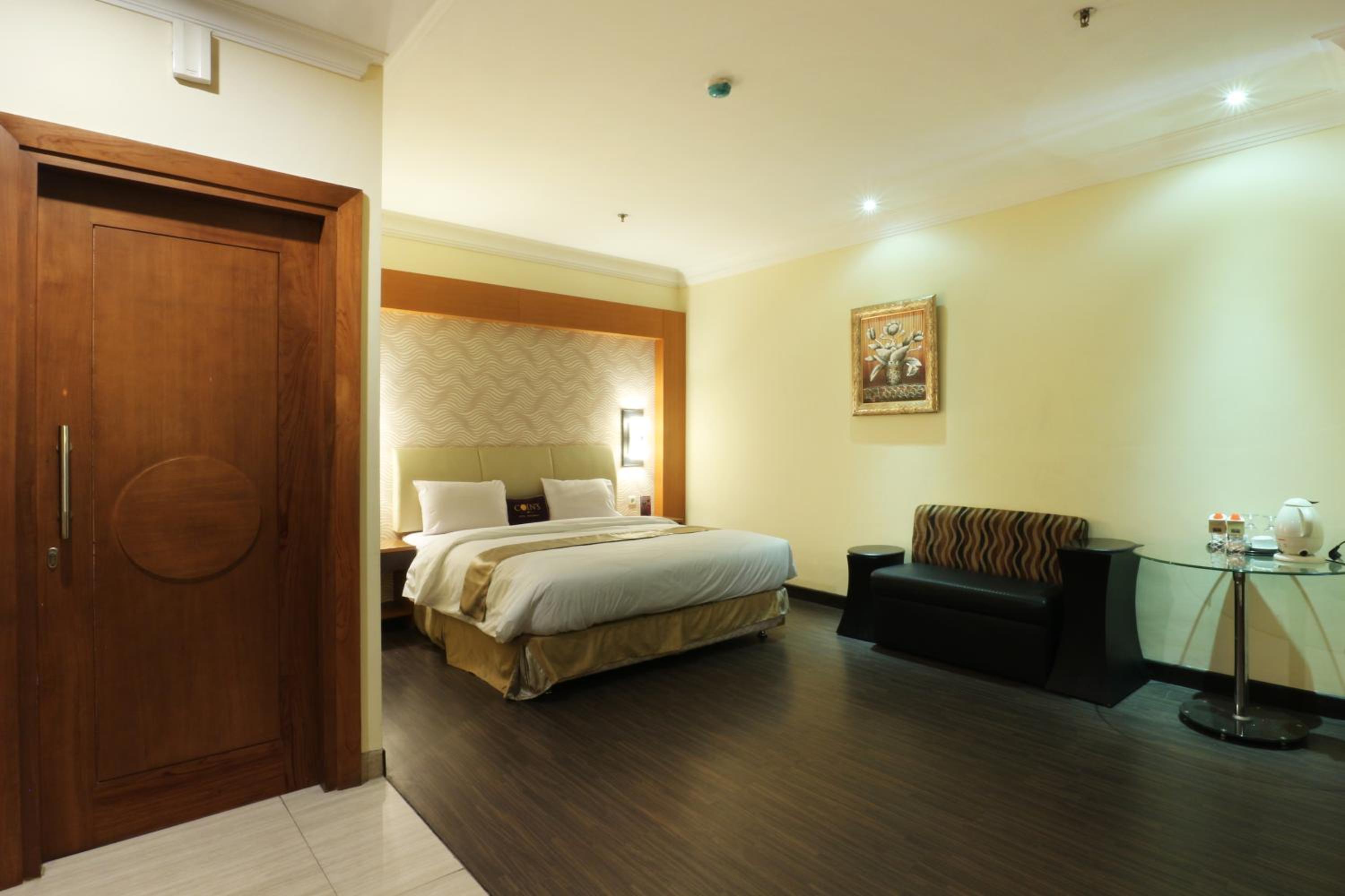 Large Double Room - Photo 1