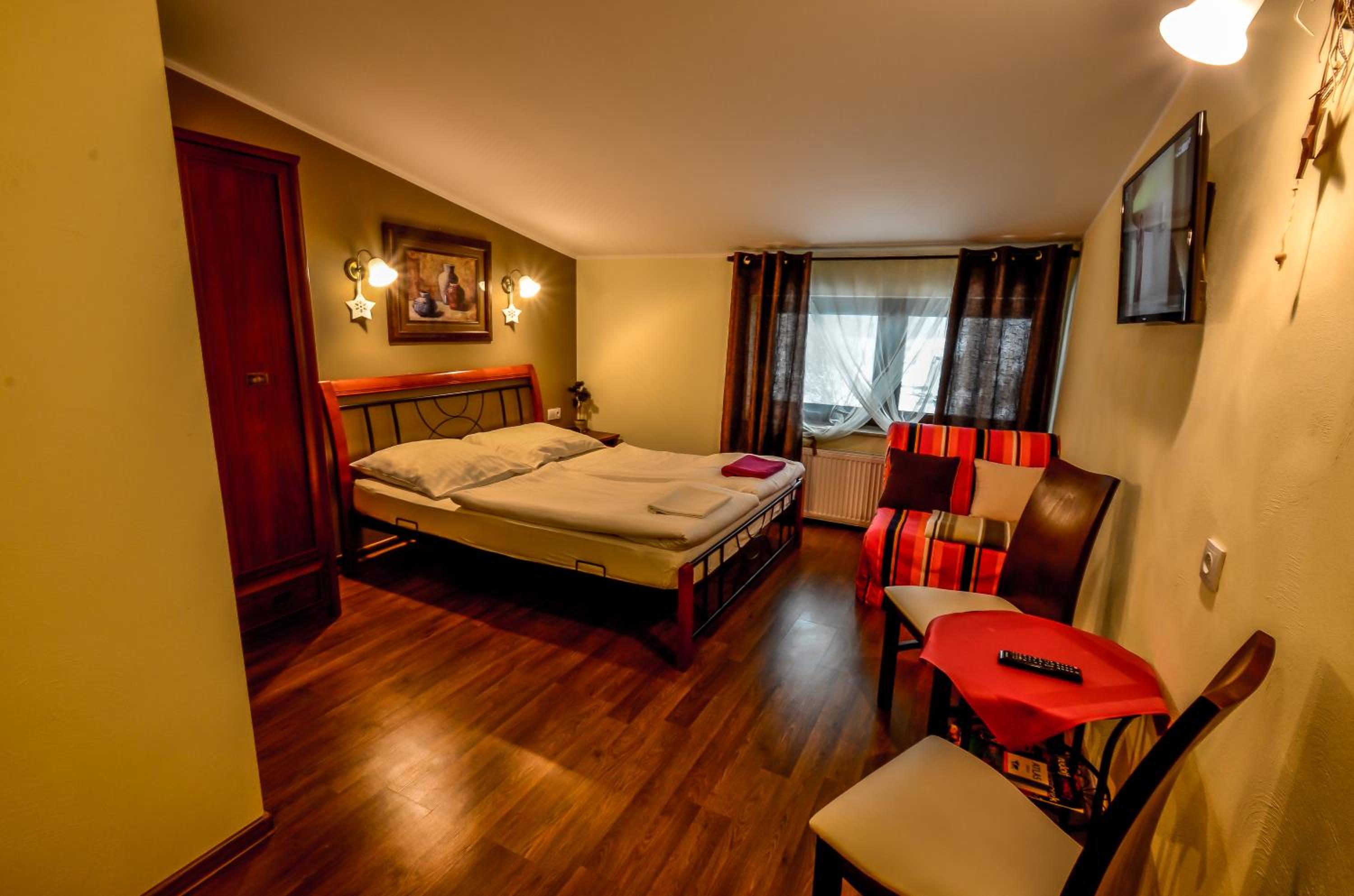 Double Room with Private Bathroom photo 1
