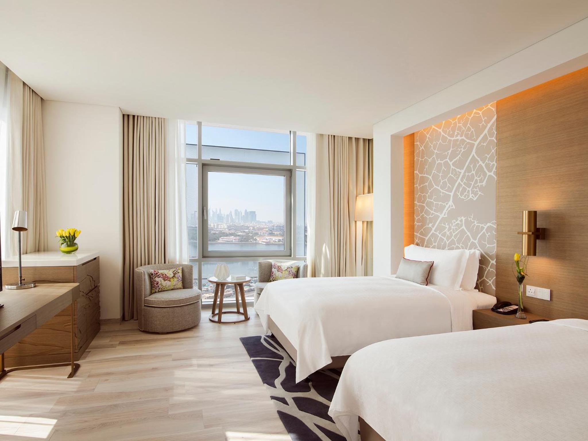 Room with Lounge Access - Twin Beds