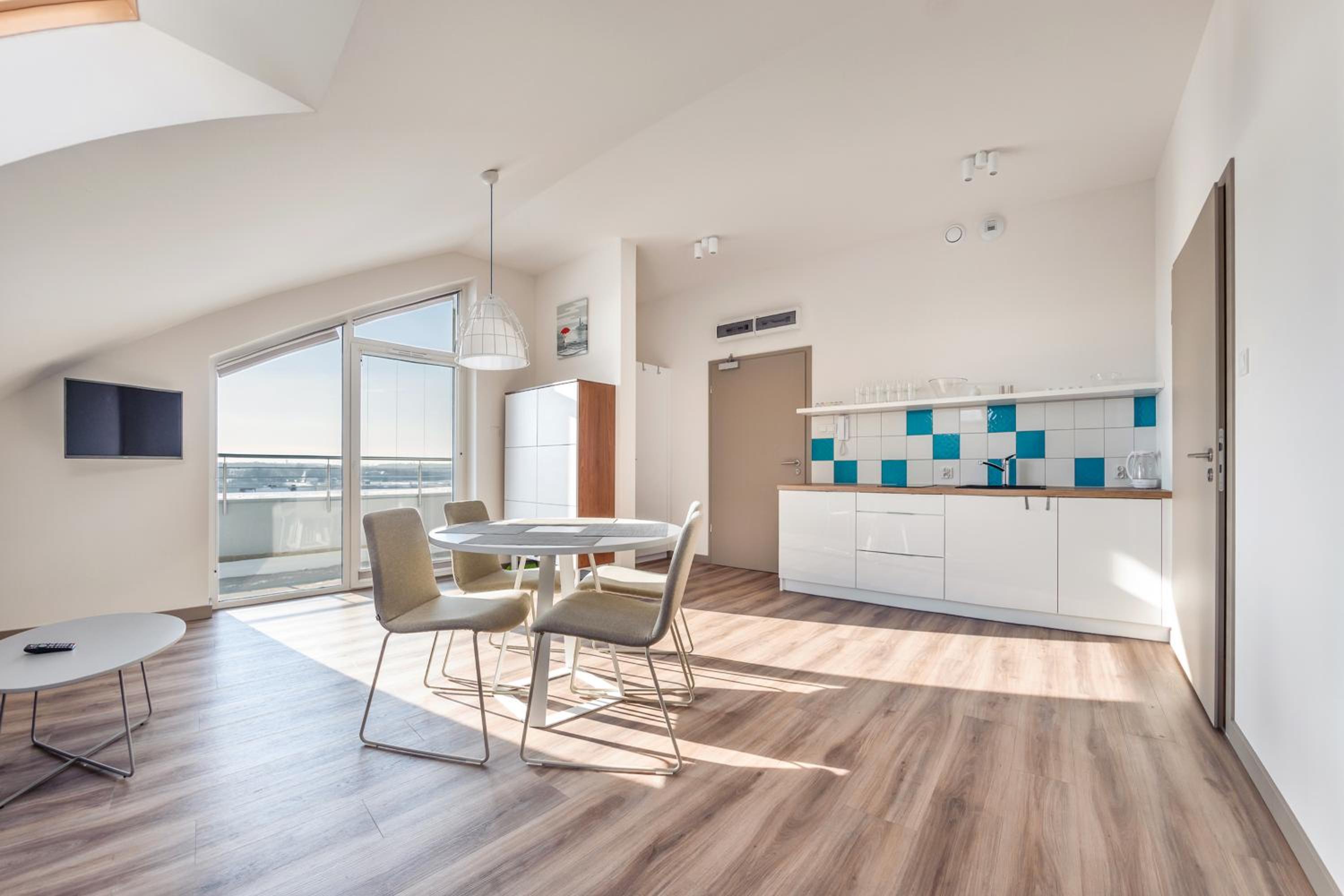 One-Bedroom Apartment - Lotnicza 1I photo 3