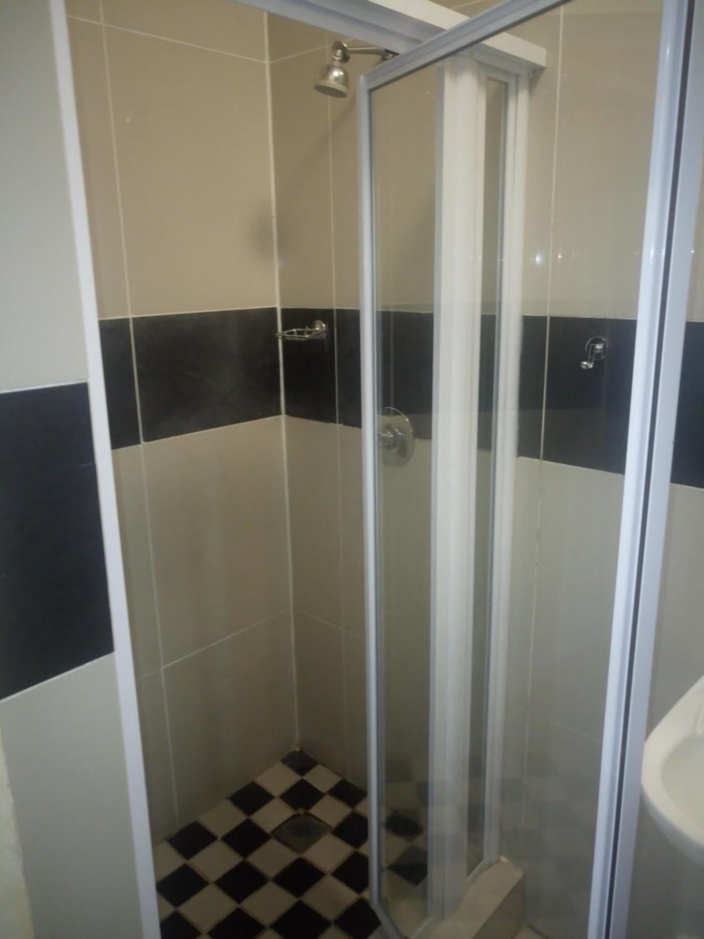 Standard Double Room - Photo 3