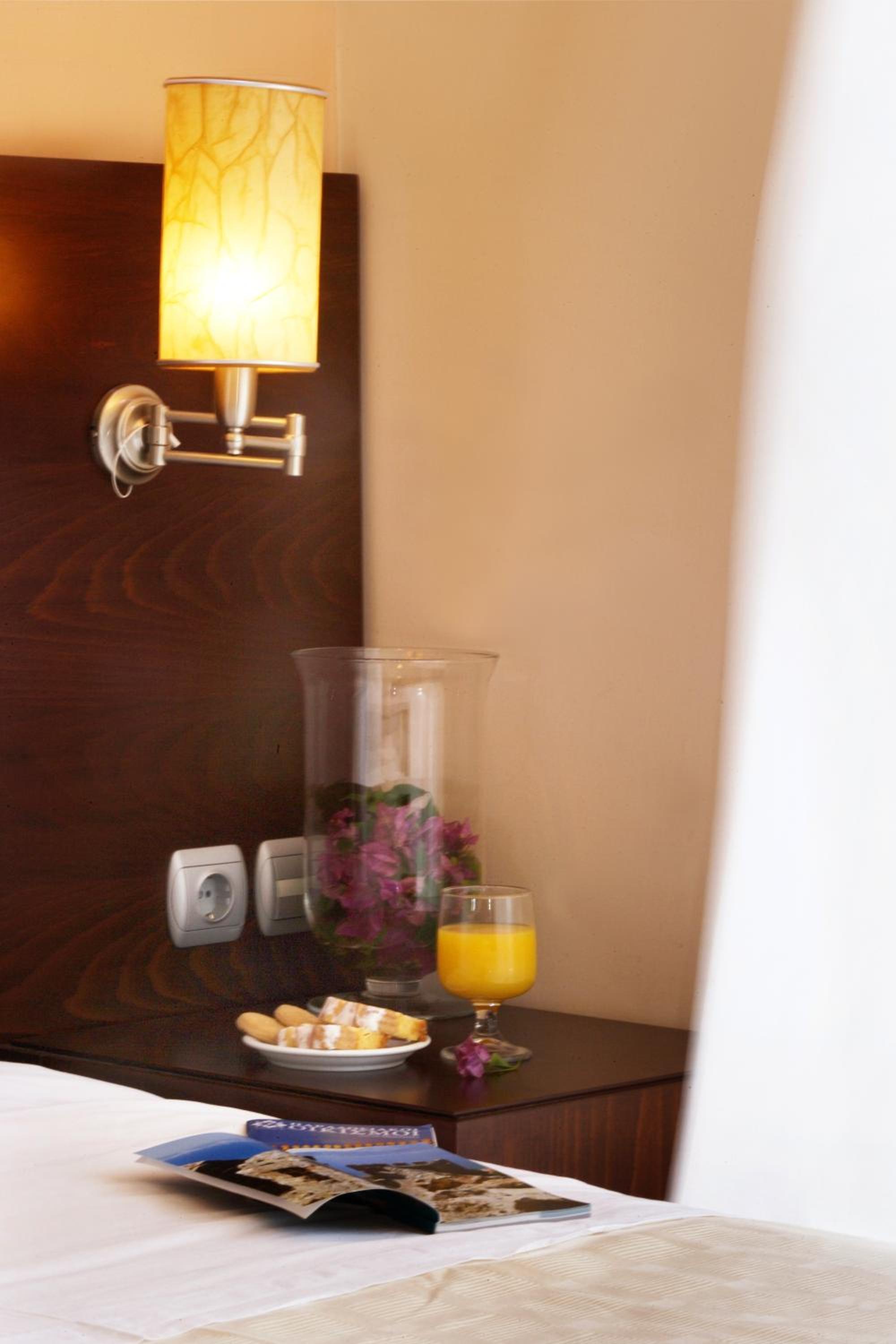 Deluxe Double Room with Sea View - Photo 2