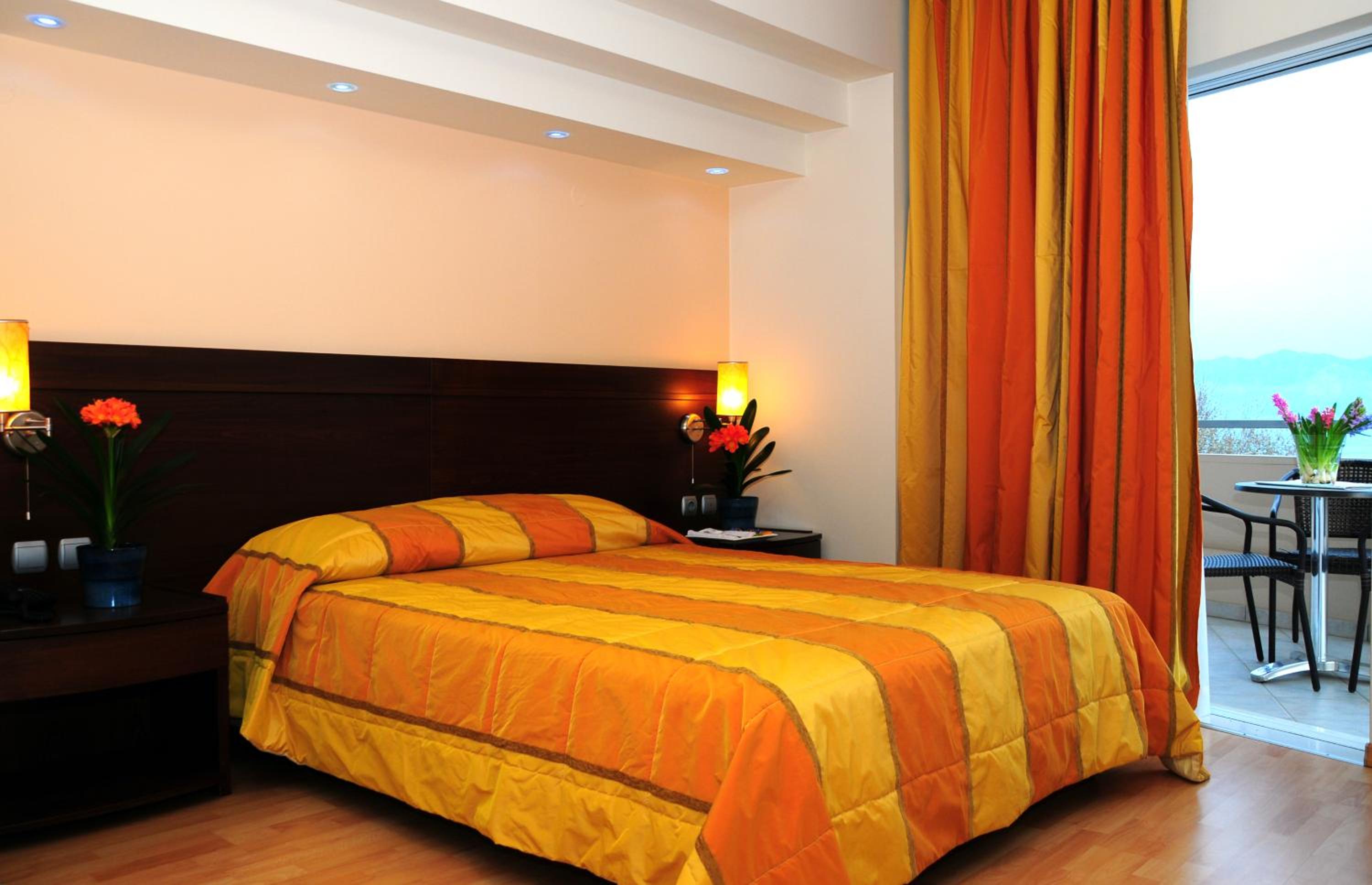 Deluxe Suite with Sea View - Photo 7