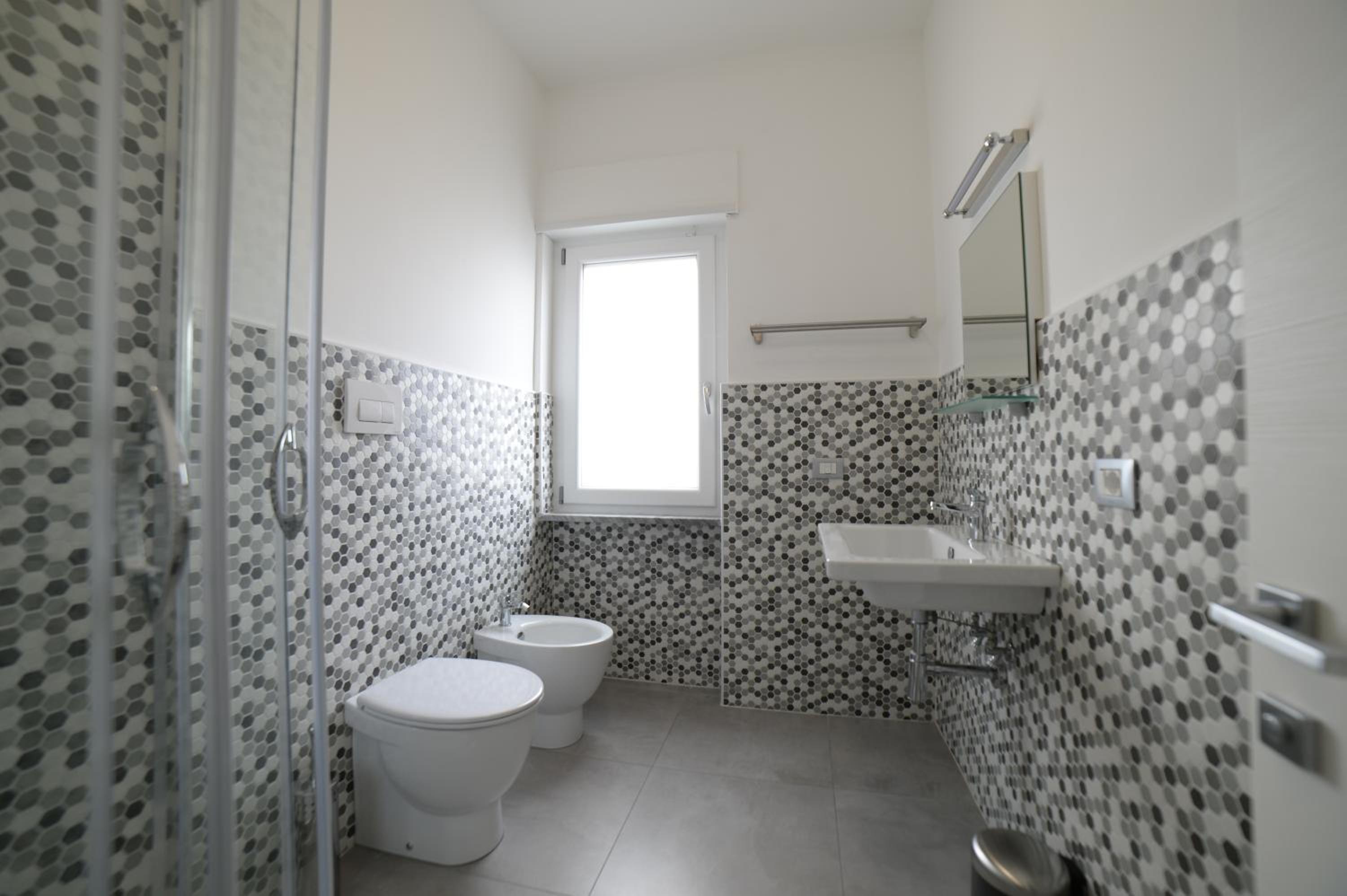 Triple Room with Bathroom - Photo 2