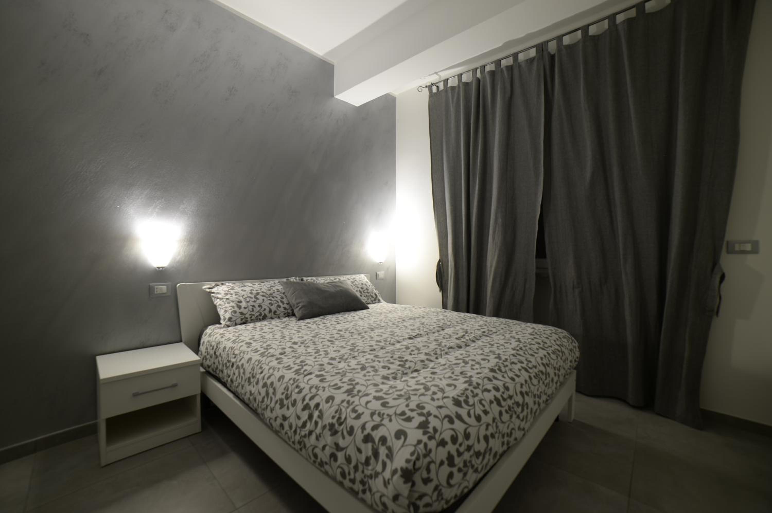 Double Room with Private Bathroom - Photo 4
