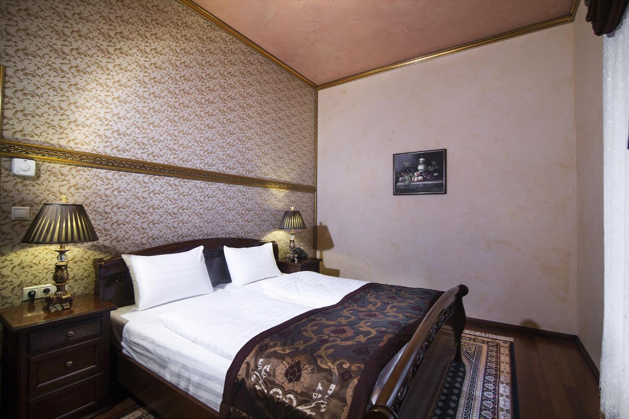 Junior Double Room, Park View thumbnail 6
