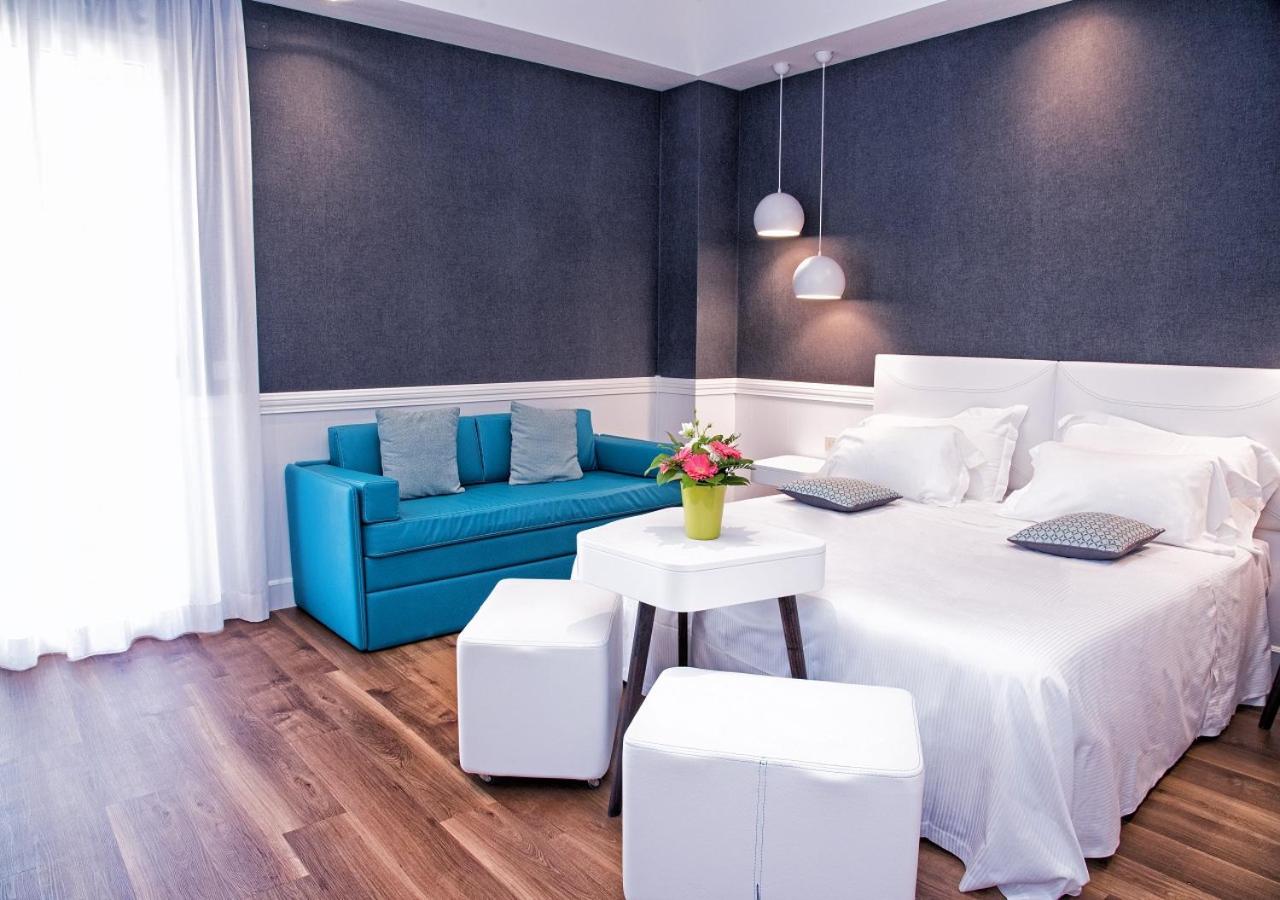 Deluxe Triple Room with Balcony - Photo 5