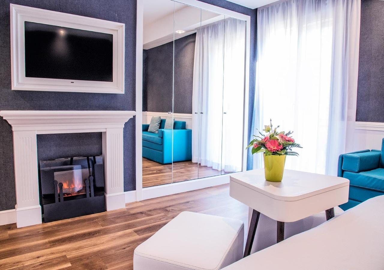 Deluxe Triple Room with Balcony - Photo 6