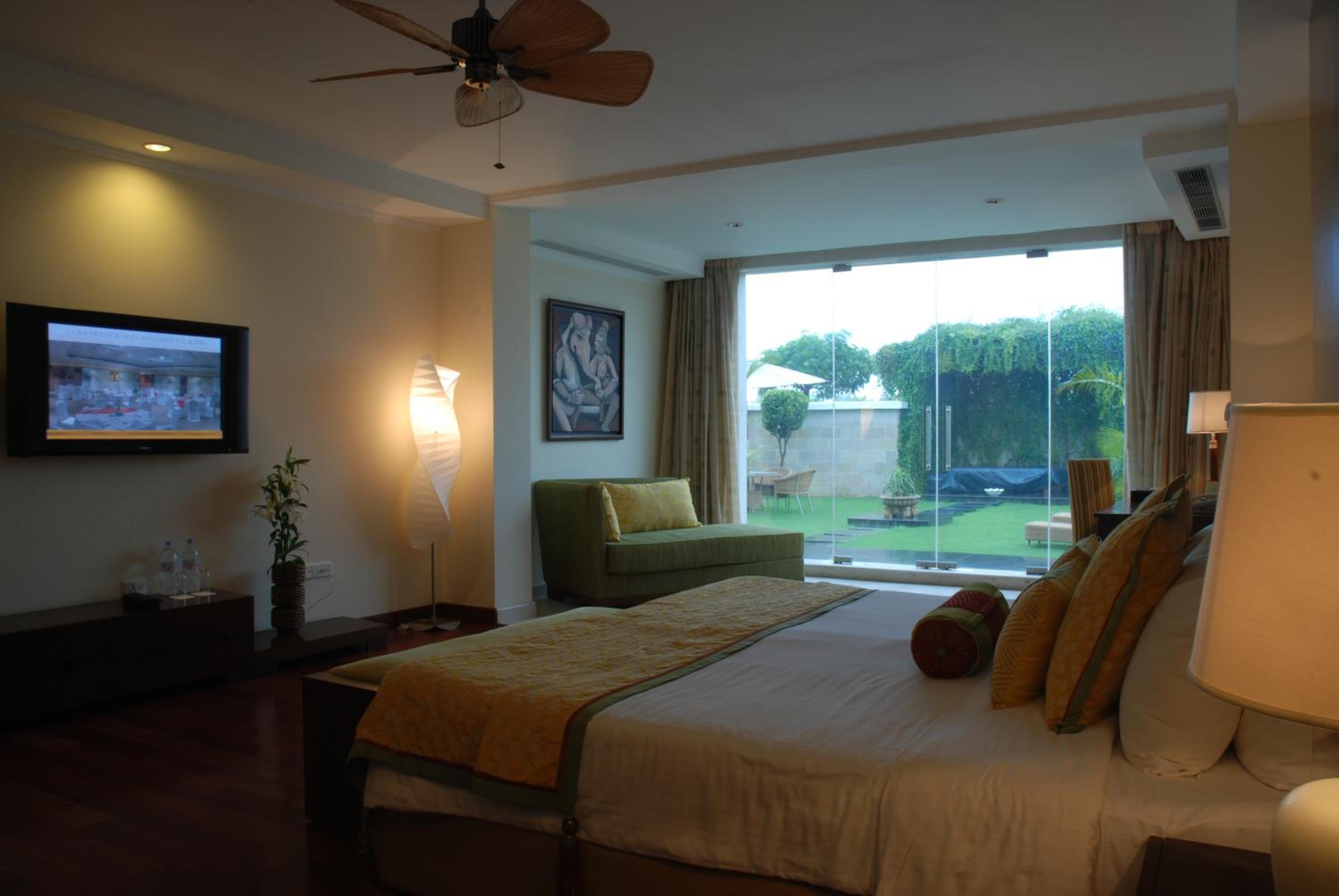 Lalit Garden view Twin Bed (Complimentary Welcome Drink on arrival,15% off on session of couple's Spa,15% off on session of couple's Spa, 15% off on Food & Beverage services, 15% Off on Laundry service for upto 20 clothing item)