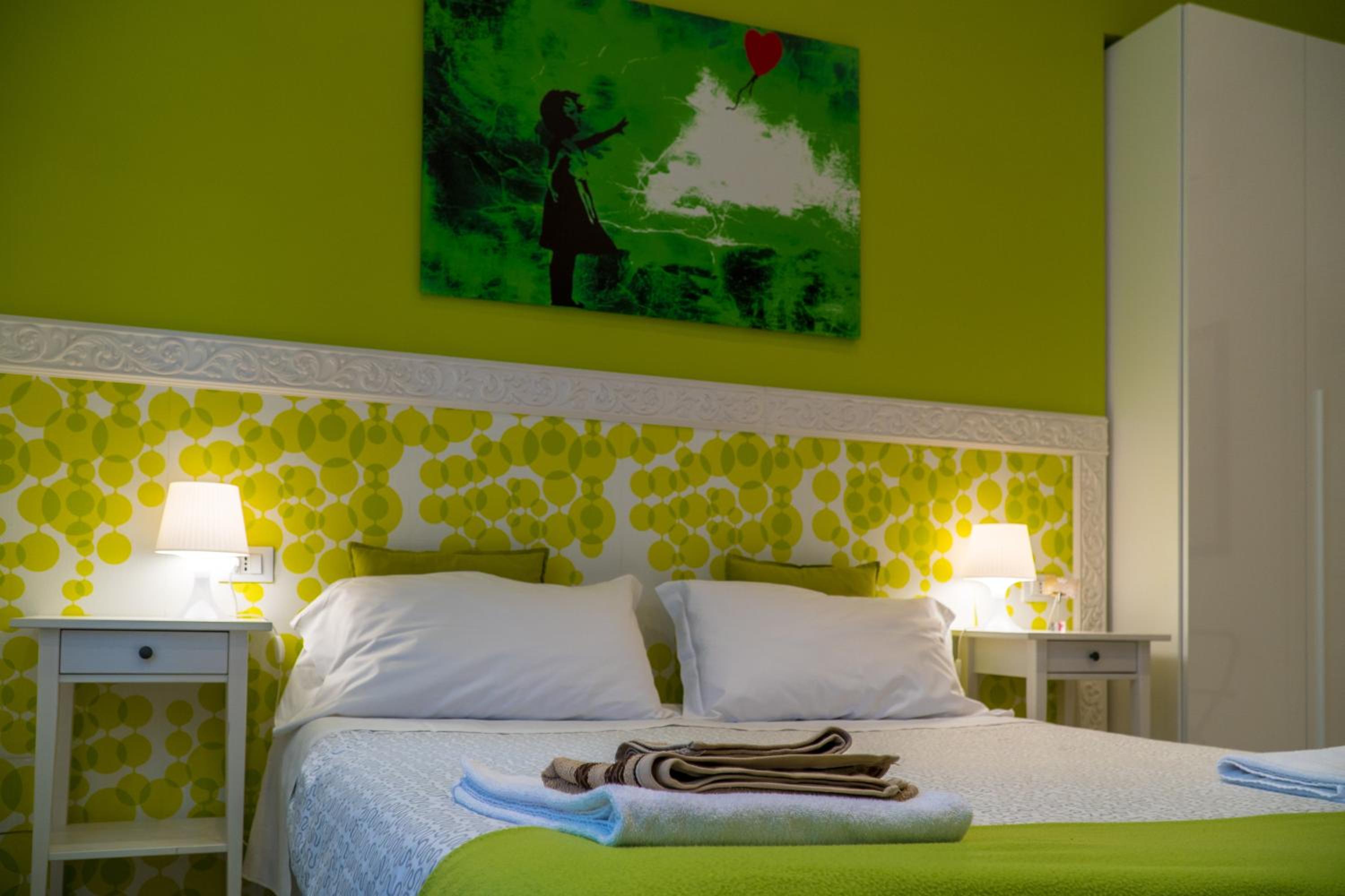 Deluxe Double or Twin Room - Photo 8