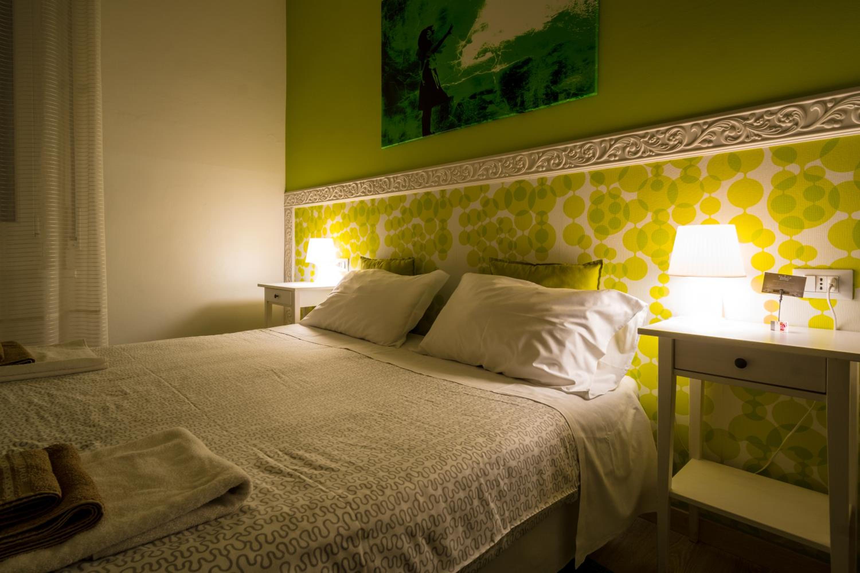 Deluxe Double or Twin Room - Photo 10
