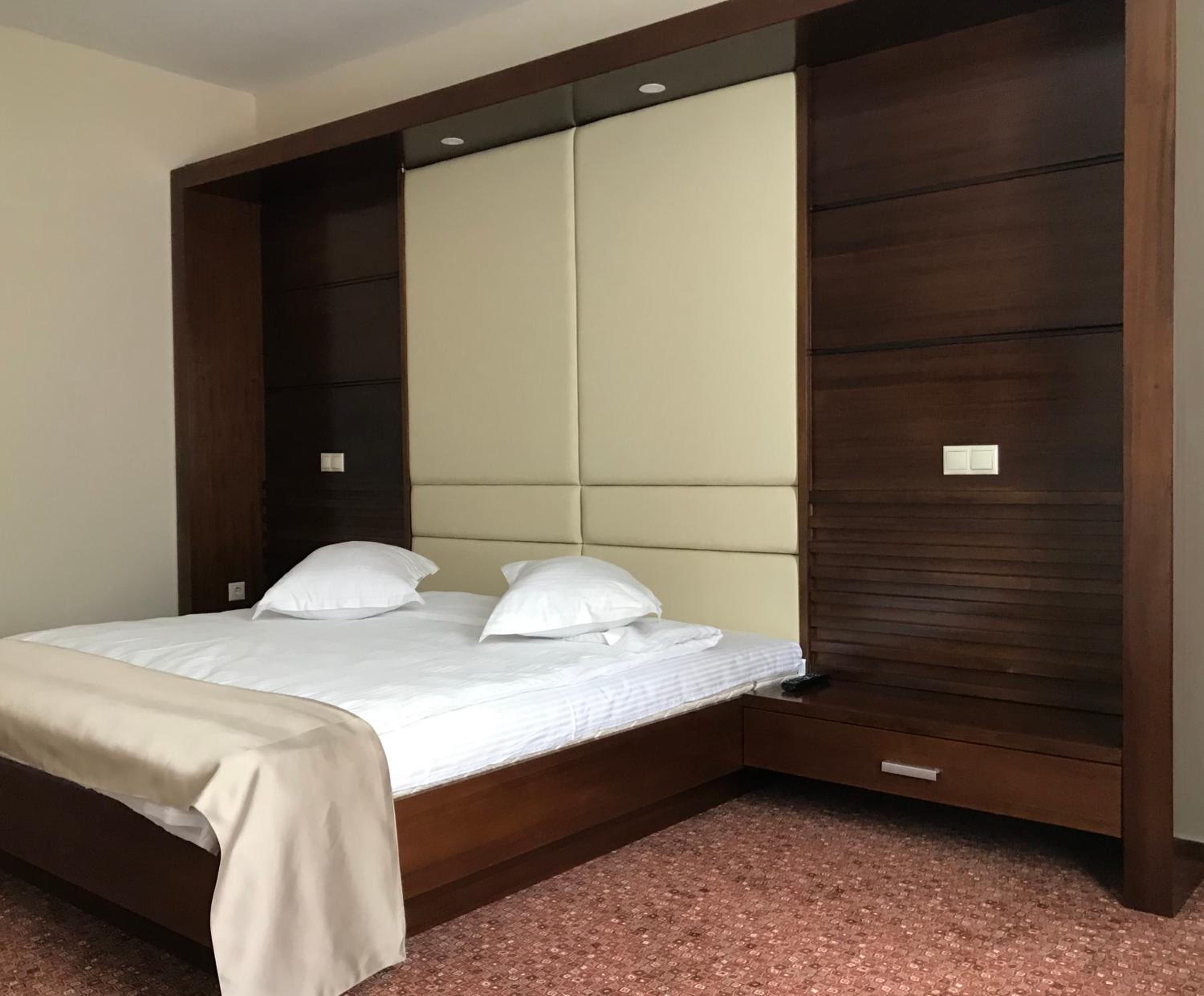 Double Room - Photo 5