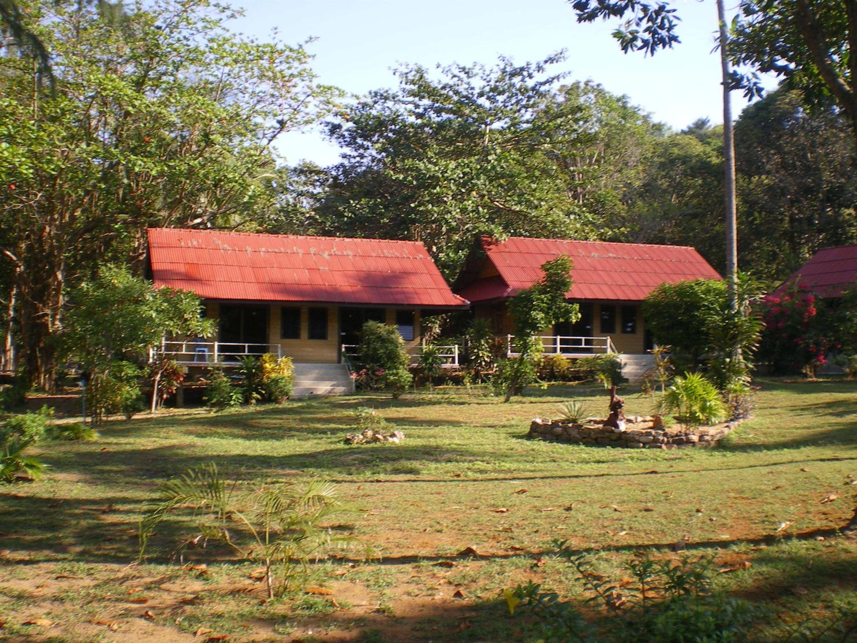 Superior Bungalow with Air-Conditioning photo 2