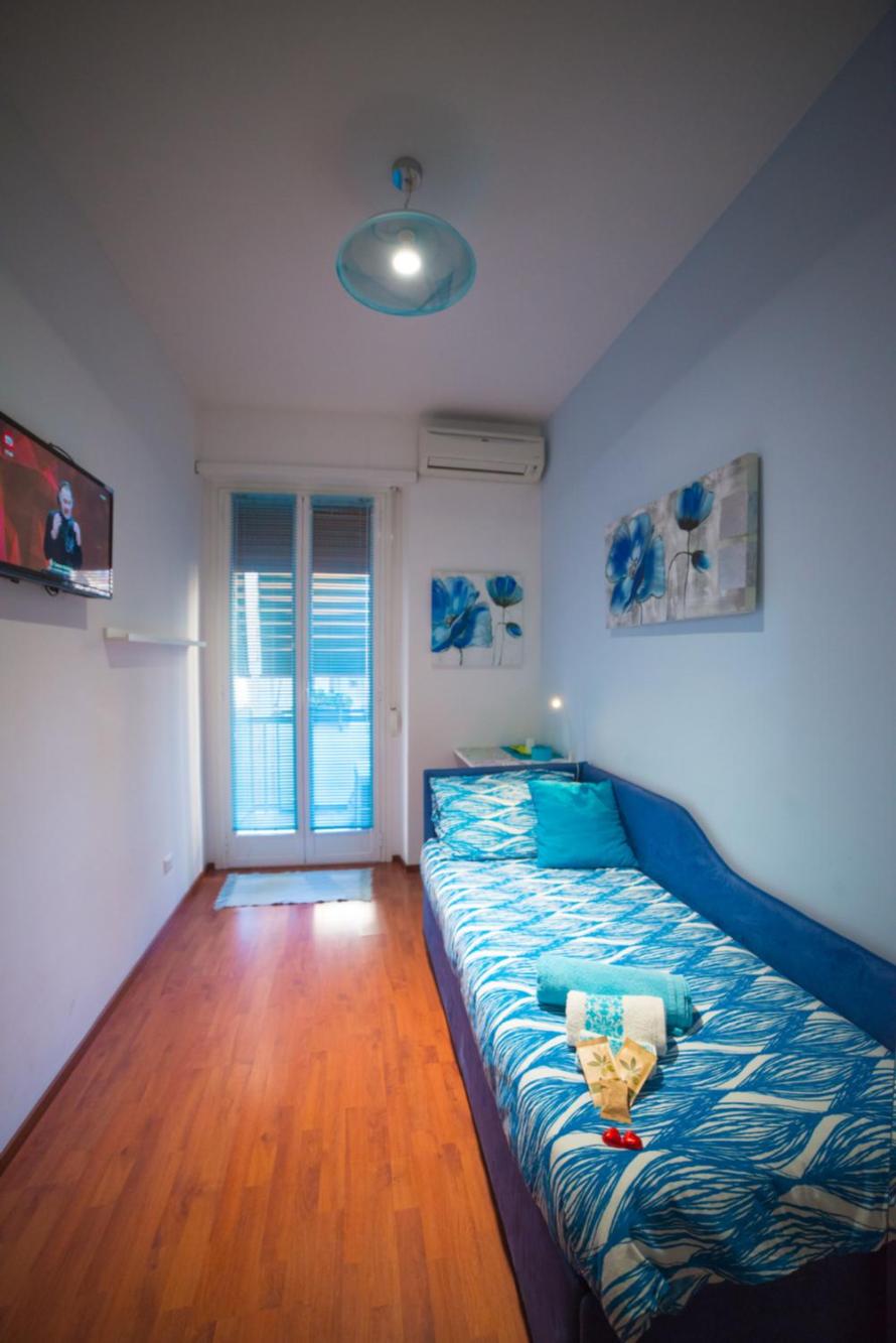 Single Room with Private External Bathroom