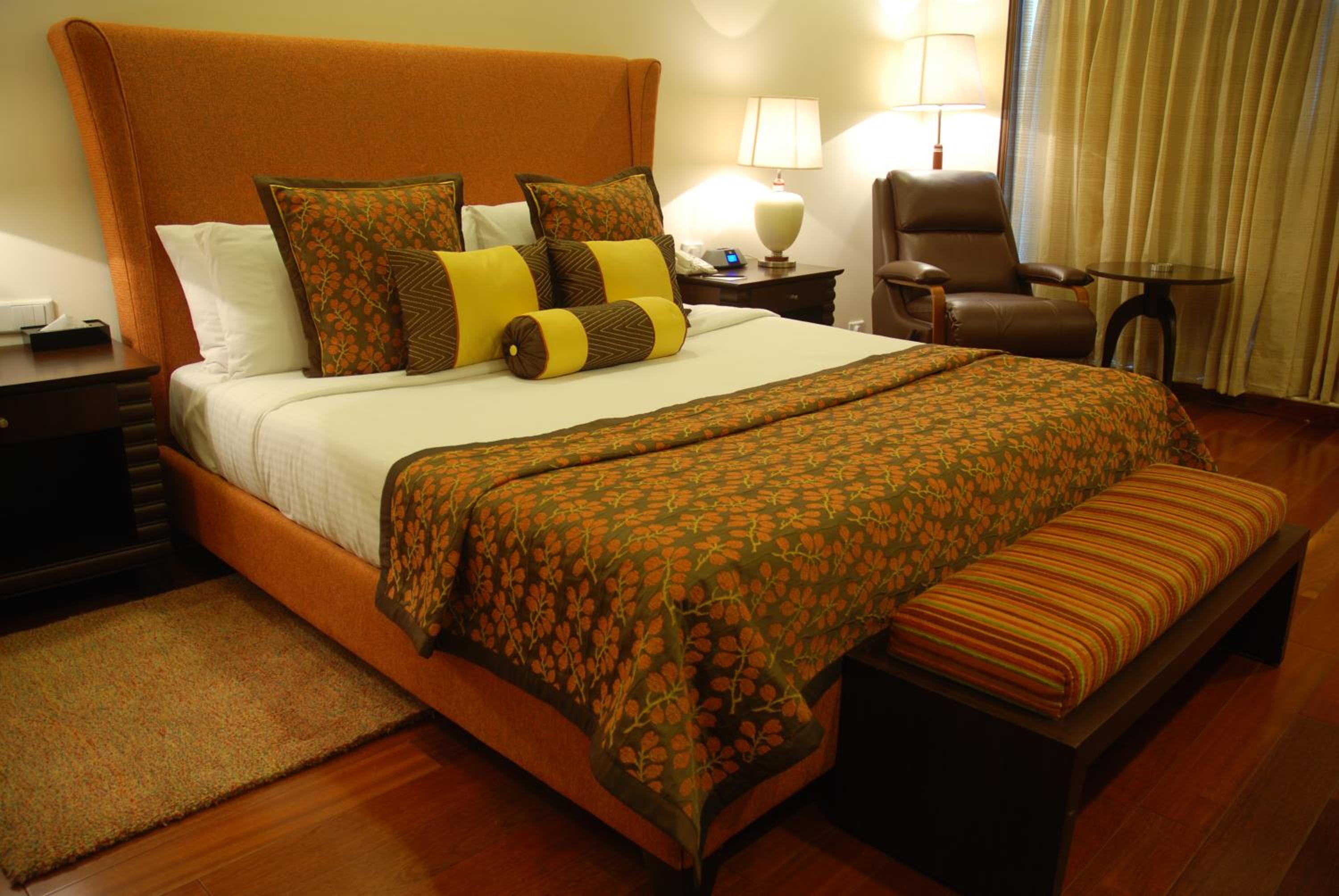 Luxury One-Bedroom Suite With Complimentary Airport Transfers  (Complimentary Welcome Drink on arrival,15% off on session of couple's Spa,15% off on session of couple's Spa, 15% off on Food & Beverage services, 15% Off on Laundry service for upto 20 items photo 1