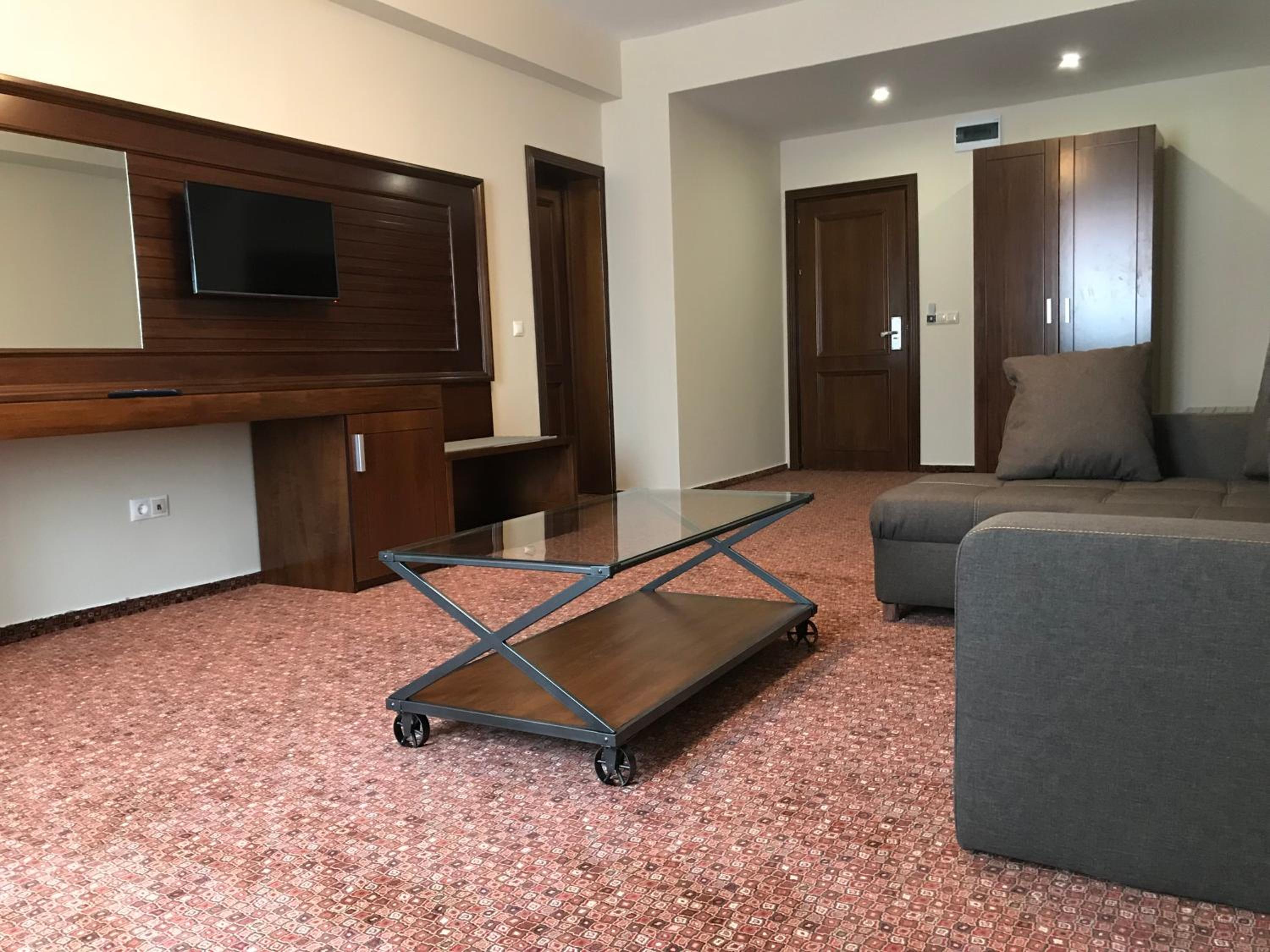 Suite - Photo 4