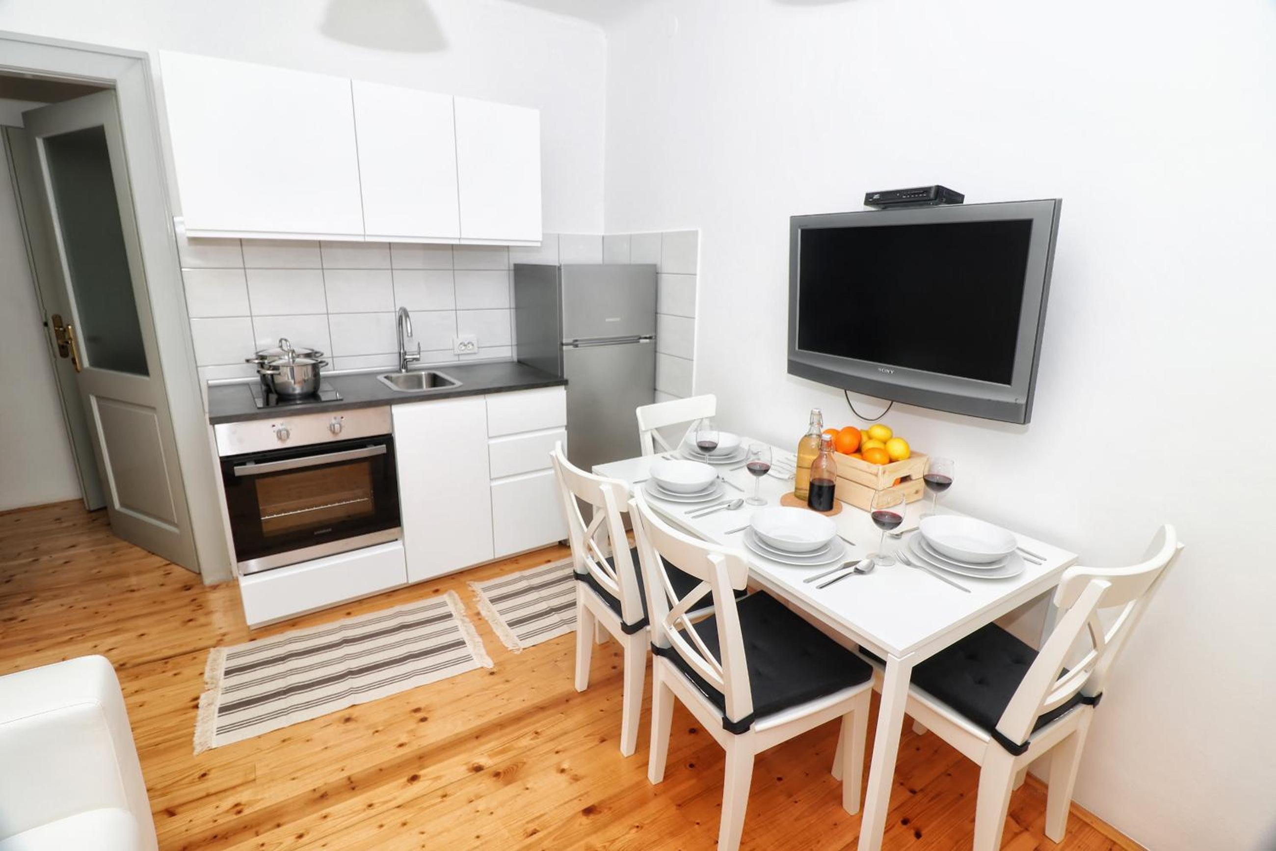 Apartment - Photo 11