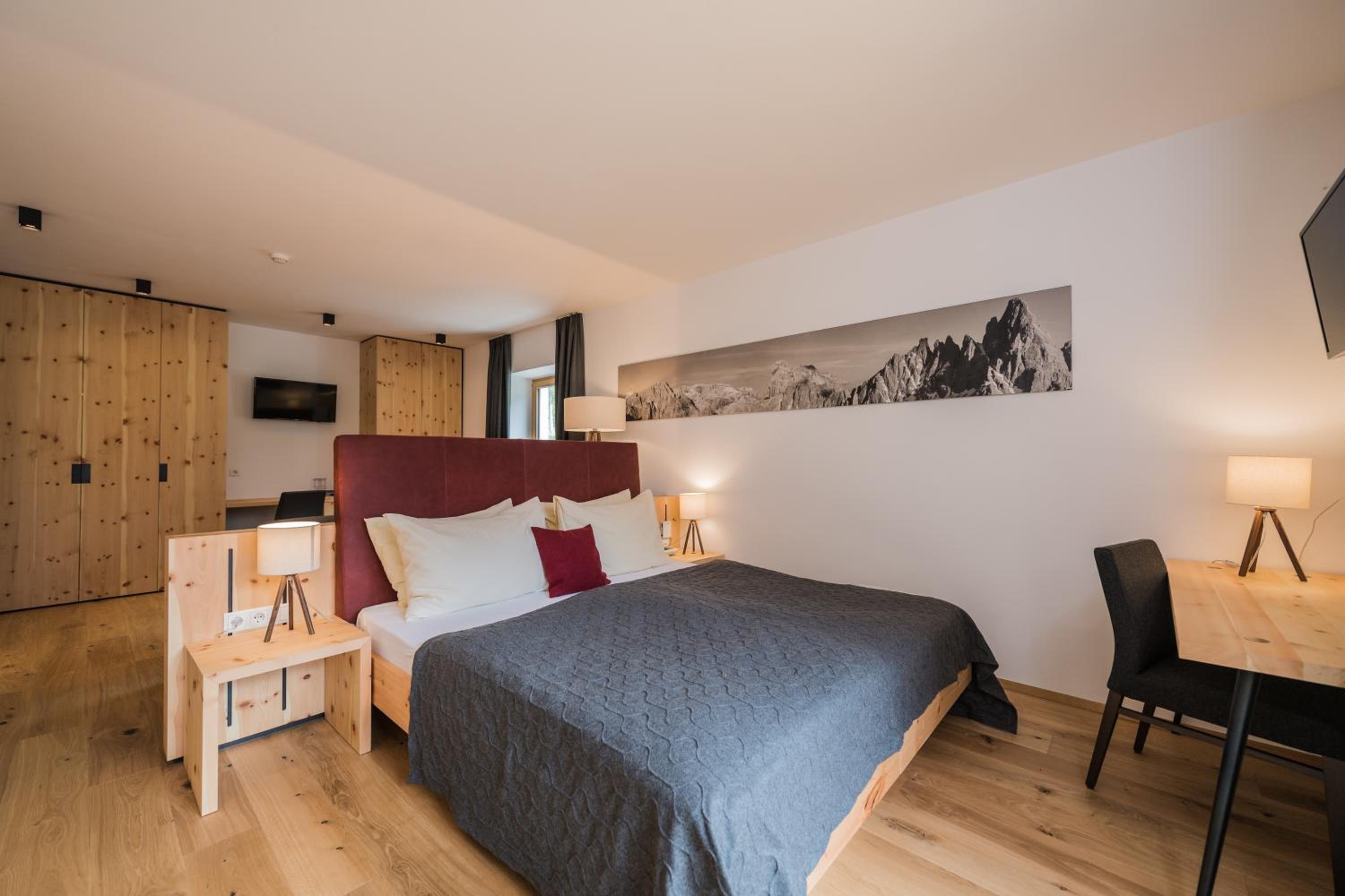 Junior Suite with Mountain View photo 1
