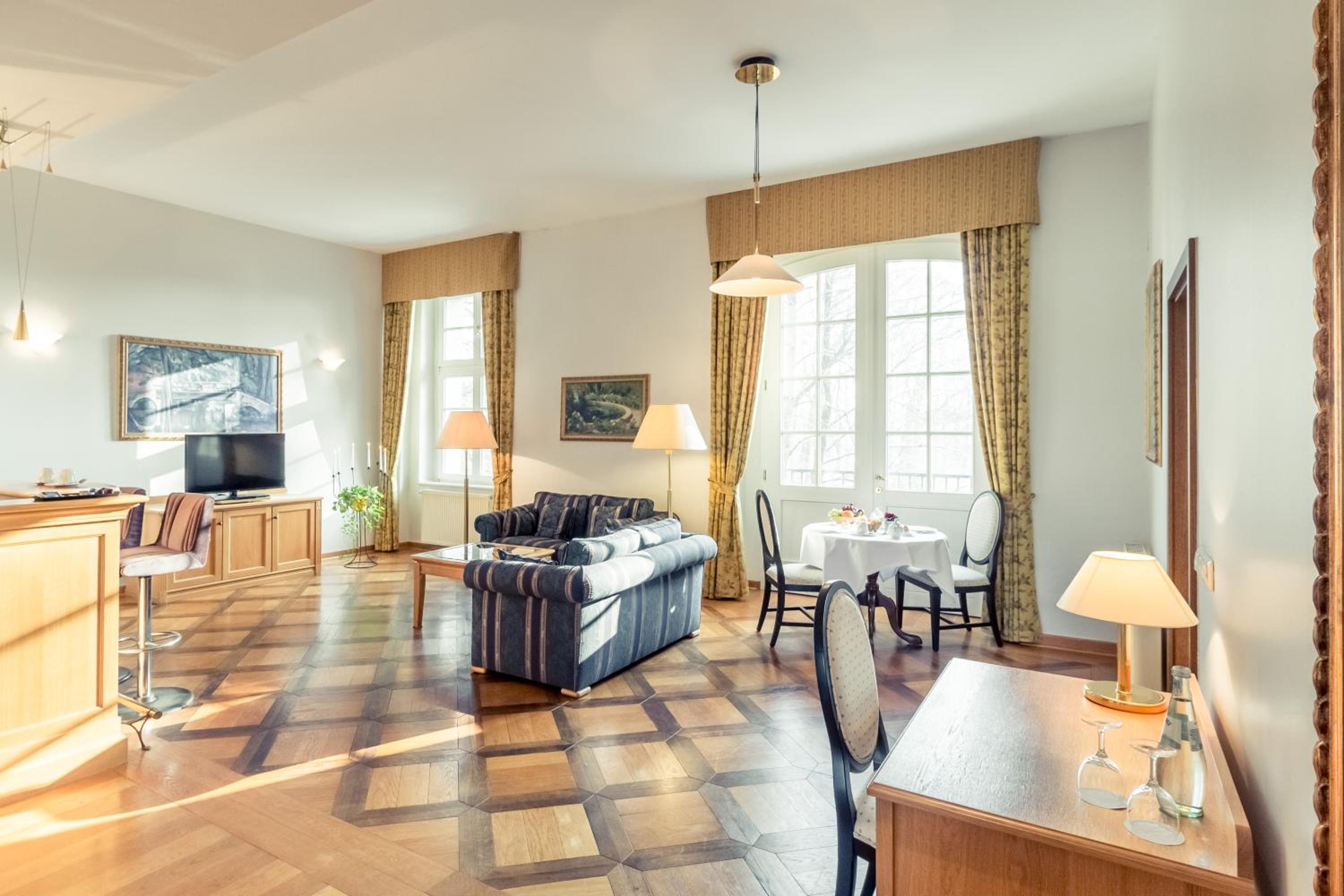 Royal Suite - Photo 1