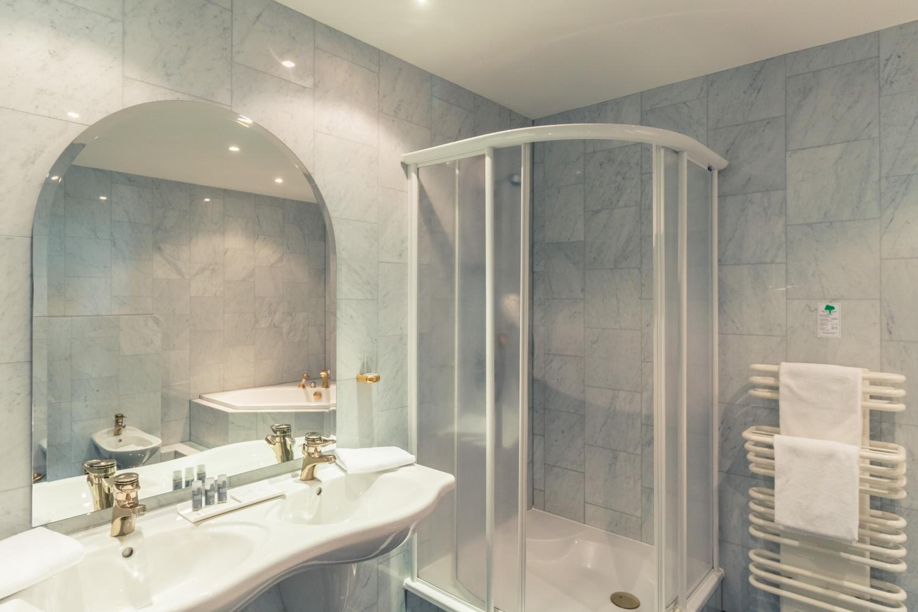 Royal Suite - Photo 3