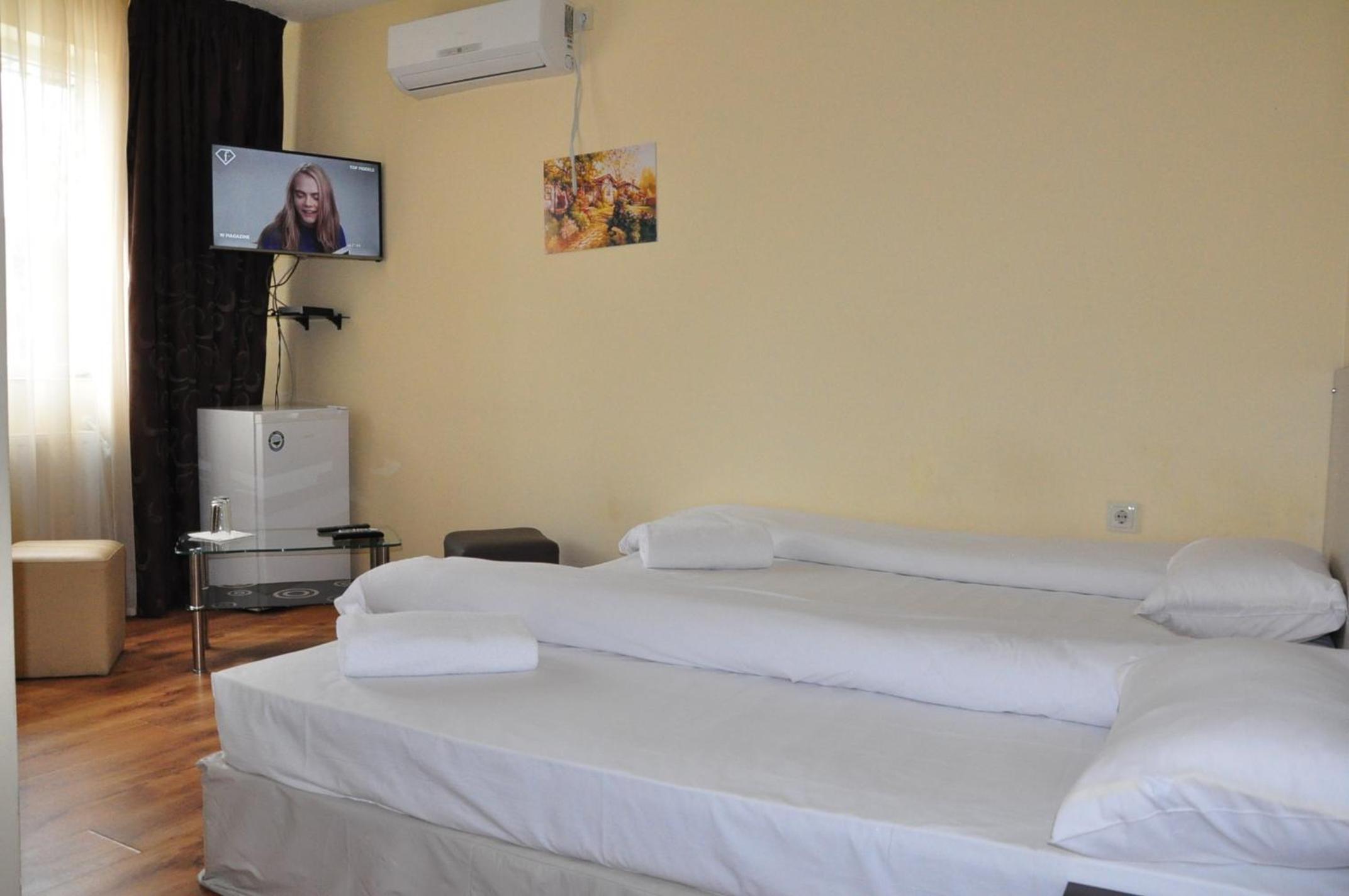 Large Twin Room photo 1