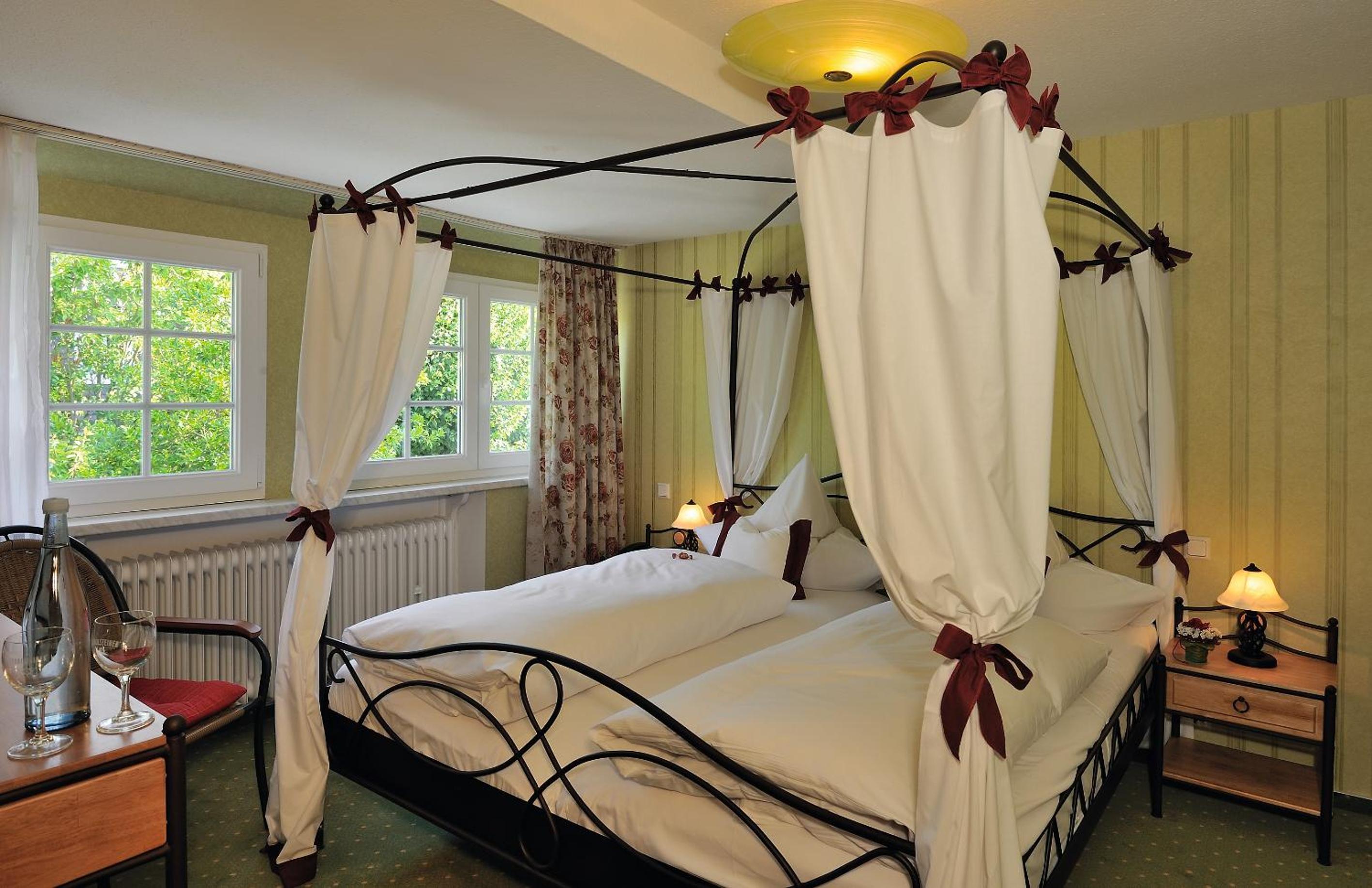 Double Room with Private Bathroom - Photo 4