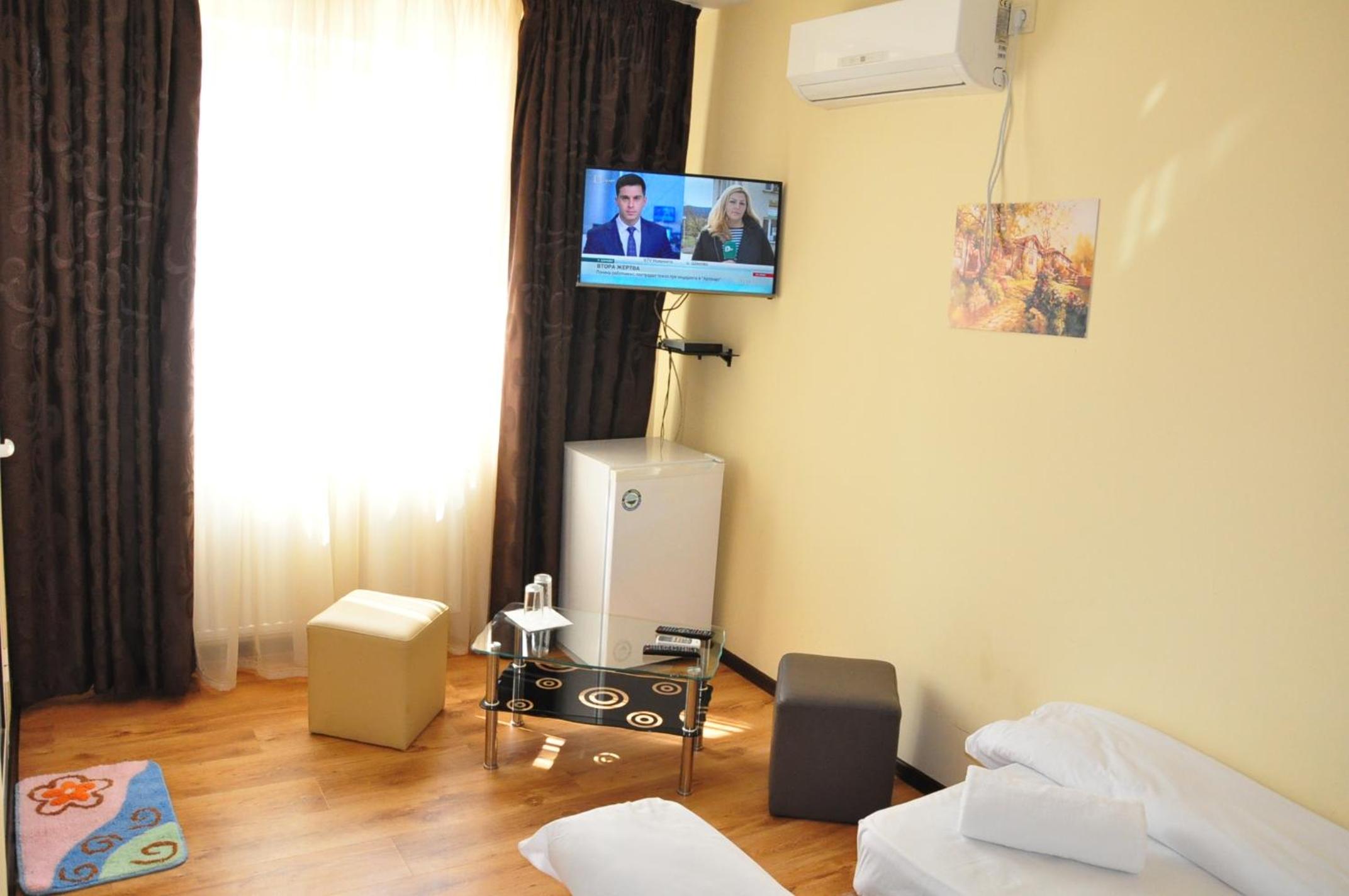Large Twin Room photo 2