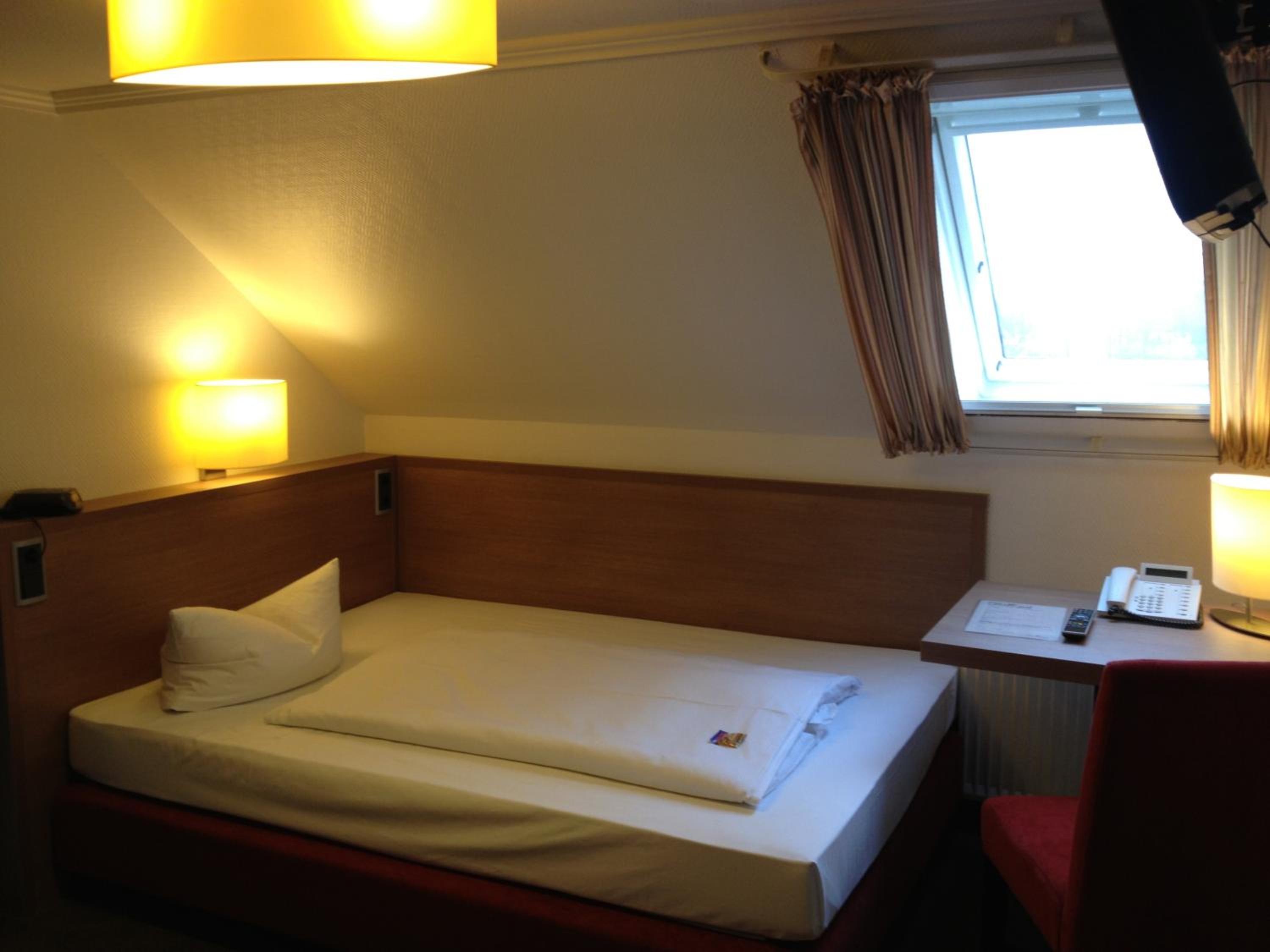 Single Room photo 3