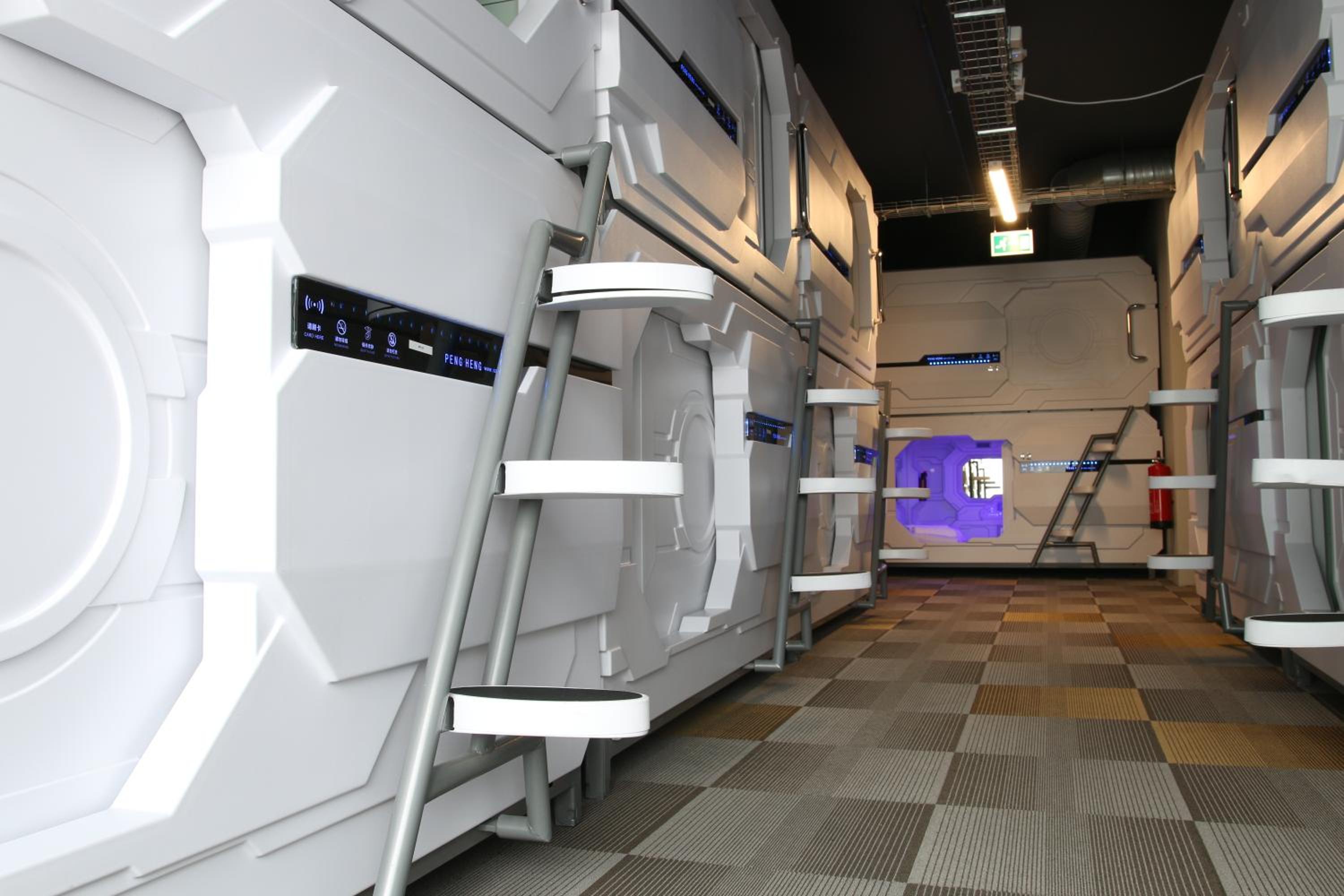 Capsule Bed in Mixed Dormitory Room photo 1
