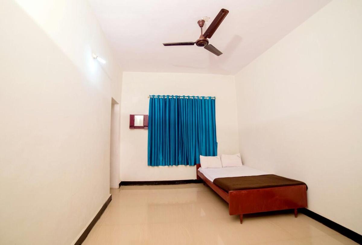 Deluxe Double Room - Non AC