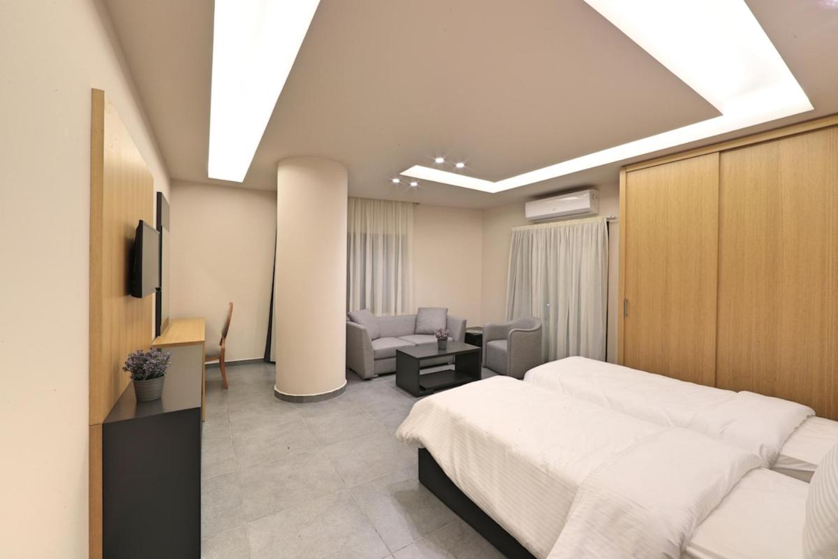 Studio Apartment photo 2