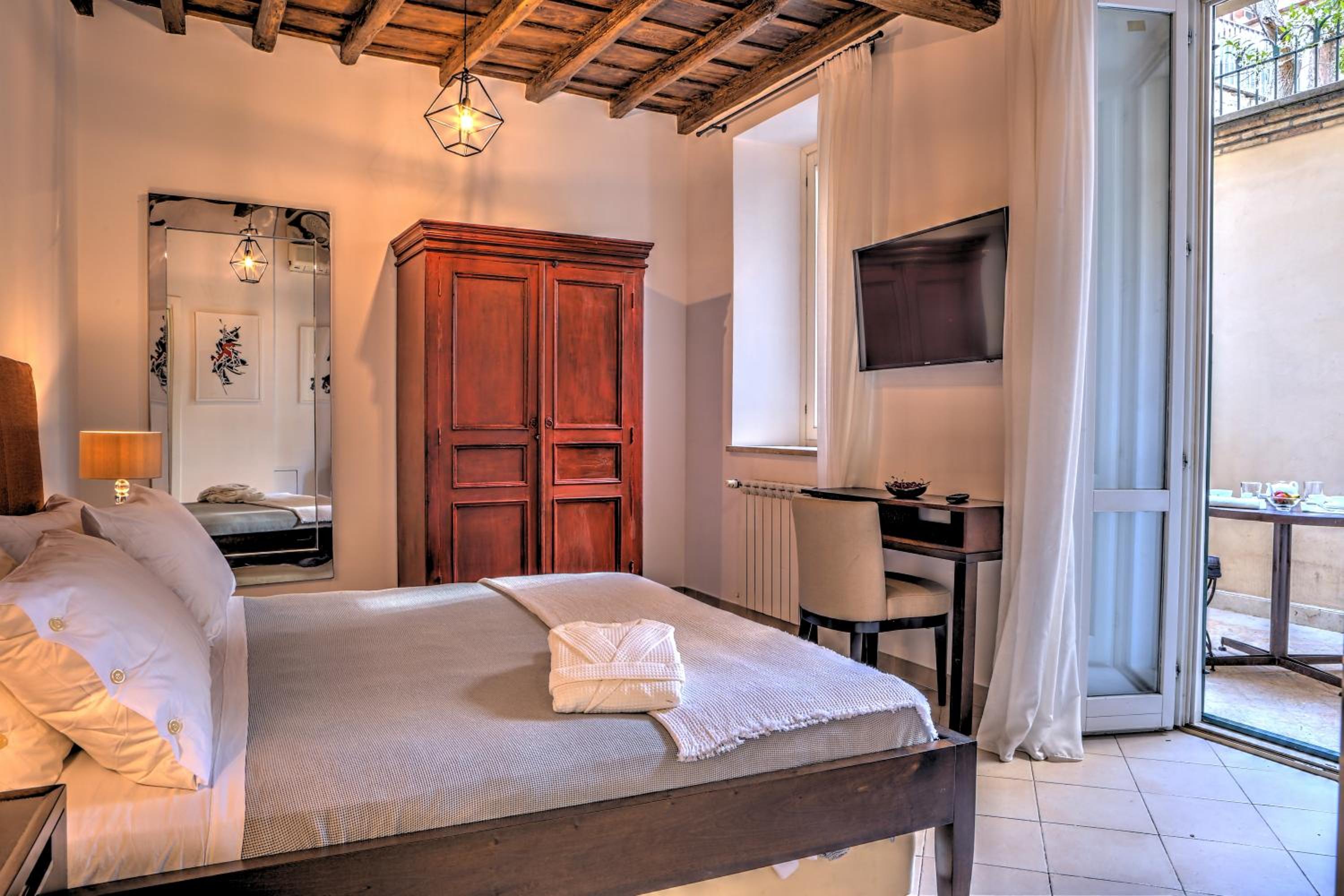 Studio Apartment