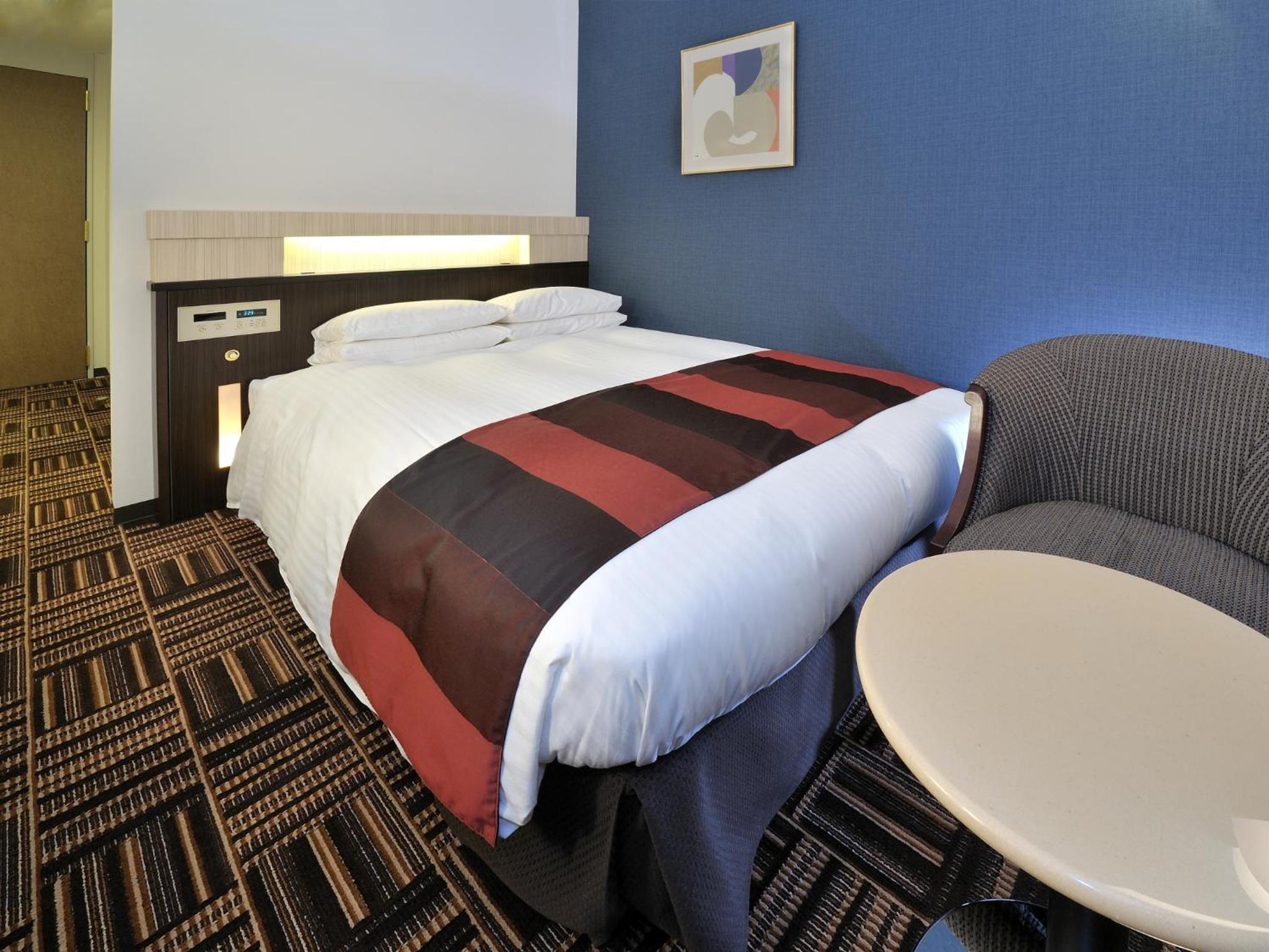 Double Room with Small Double Bed - Smoking - Photo 3